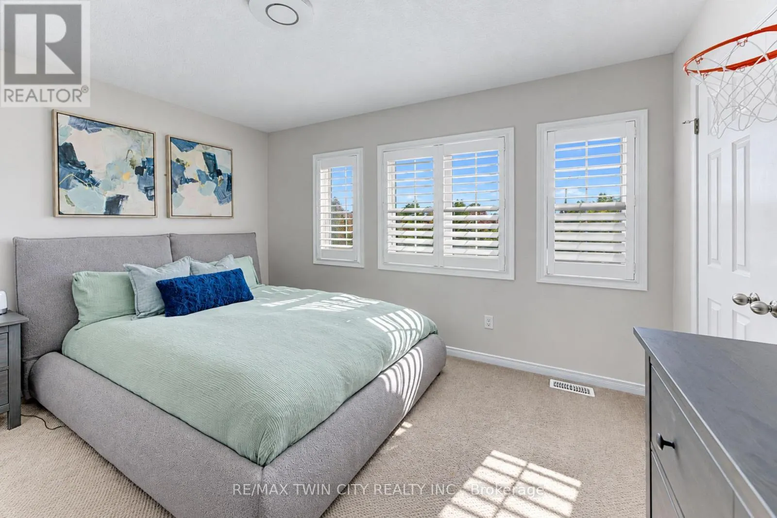 541 BRITTANIA CRESCENT
