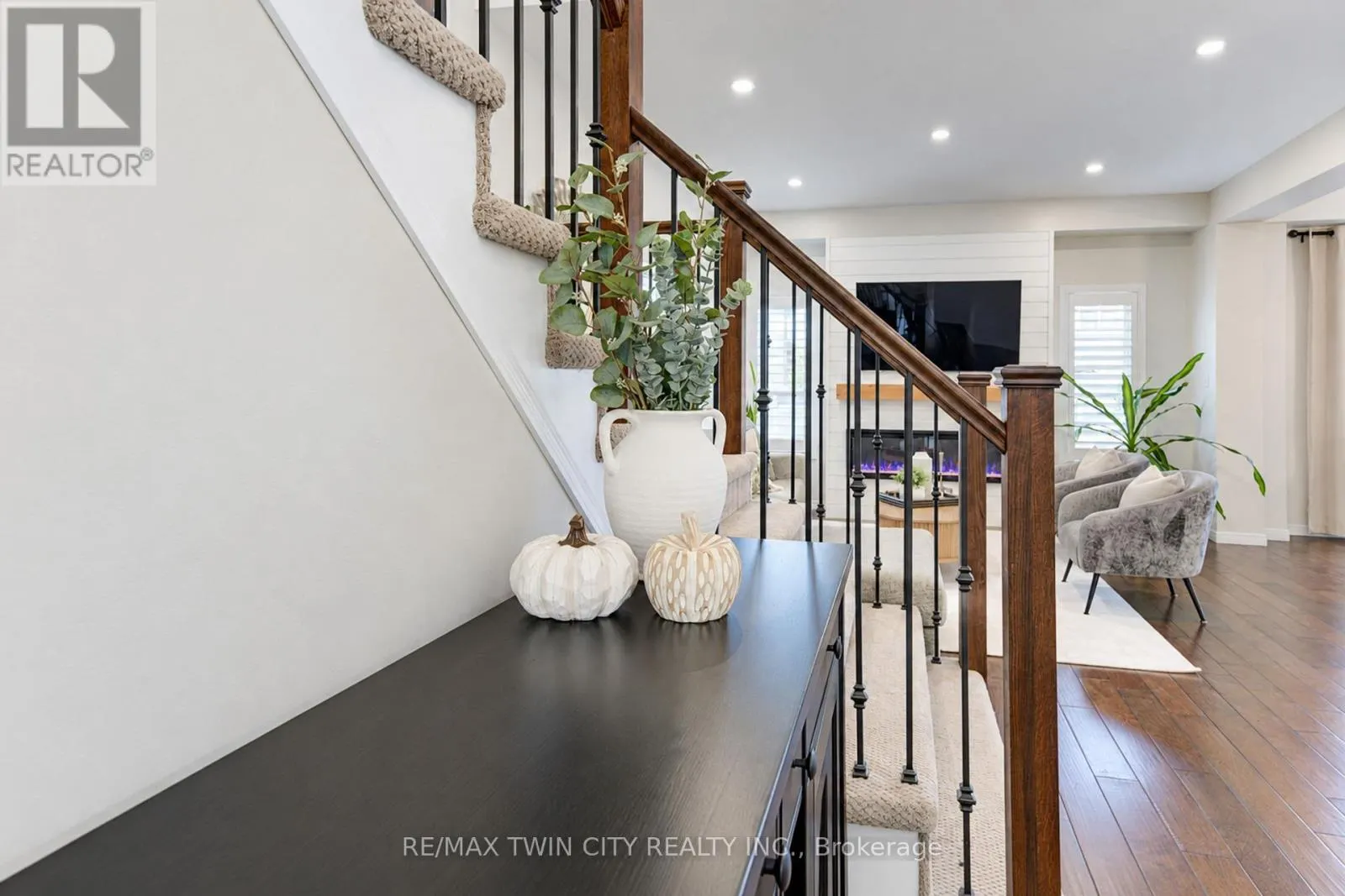 541 BRITTANIA CRESCENT