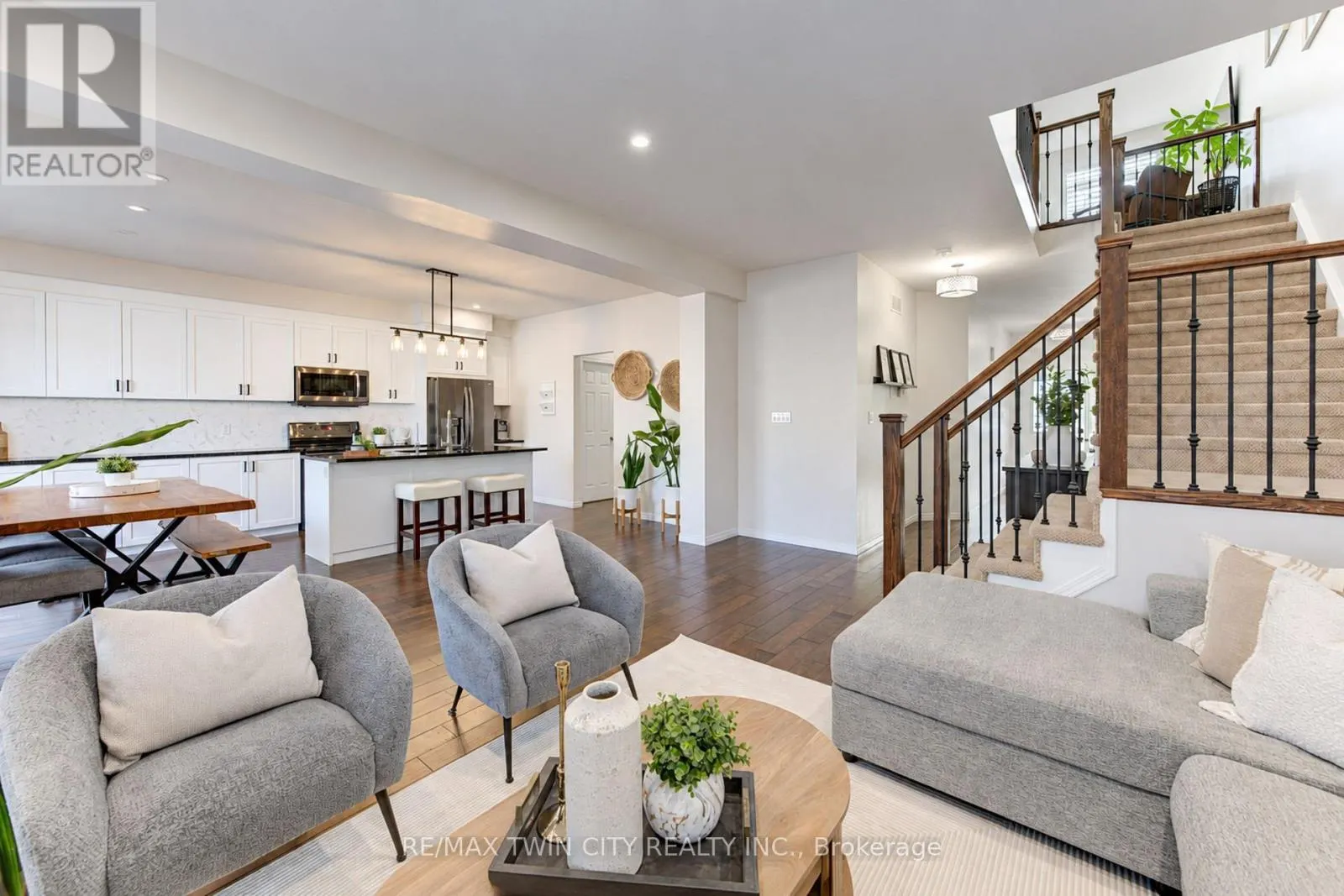 541 BRITTANIA CRESCENT