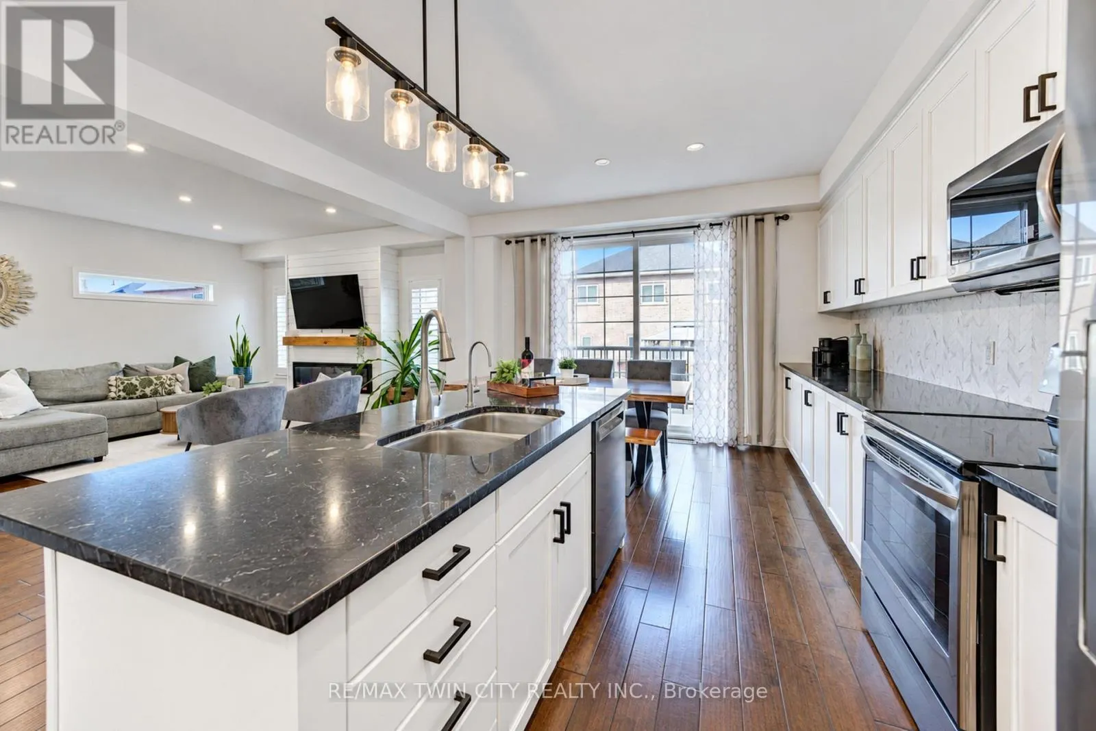 541 BRITTANIA CRESCENT