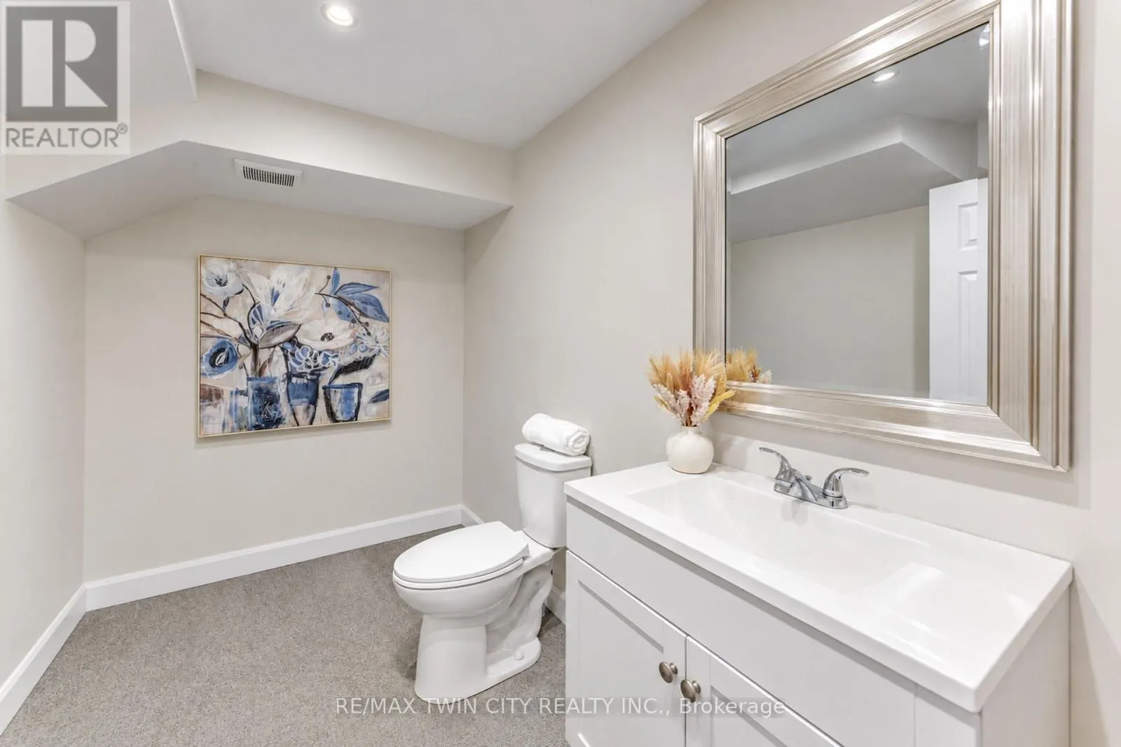 541 BRITTANIA CRESCENT