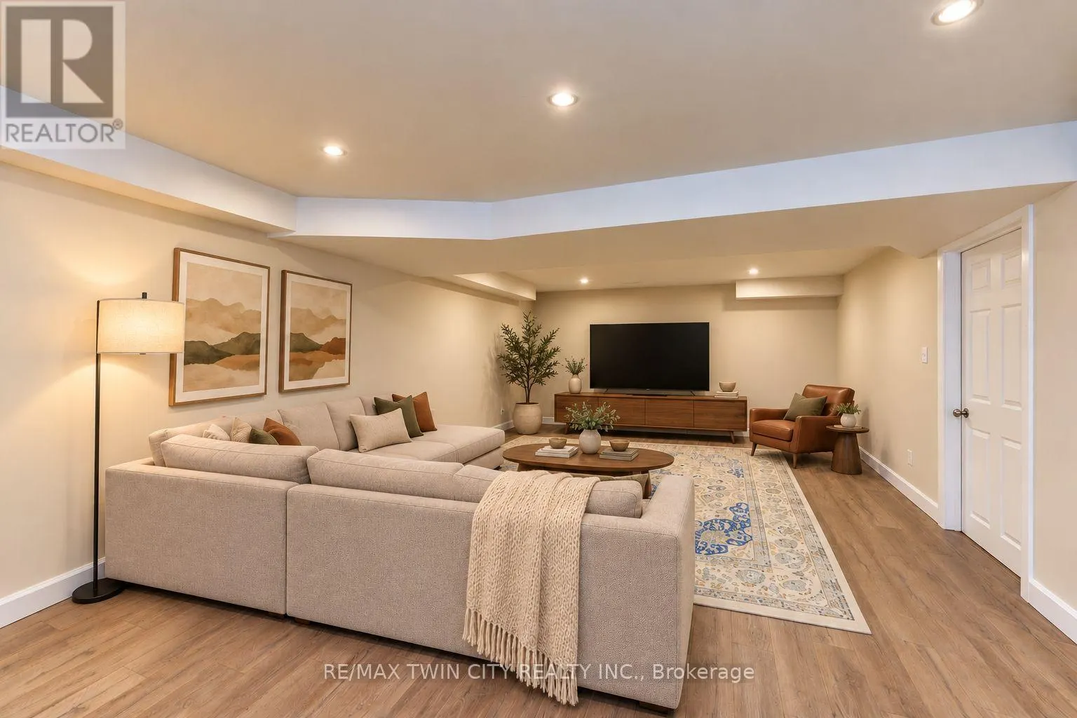 541 BRITTANIA CRESCENT