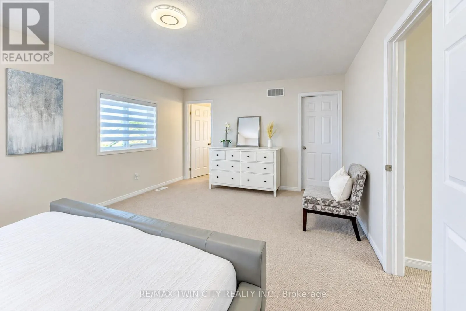 541 BRITTANIA CRESCENT