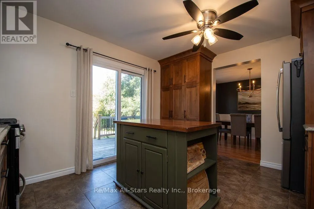 1118 HUNTINGTON CIRCLE