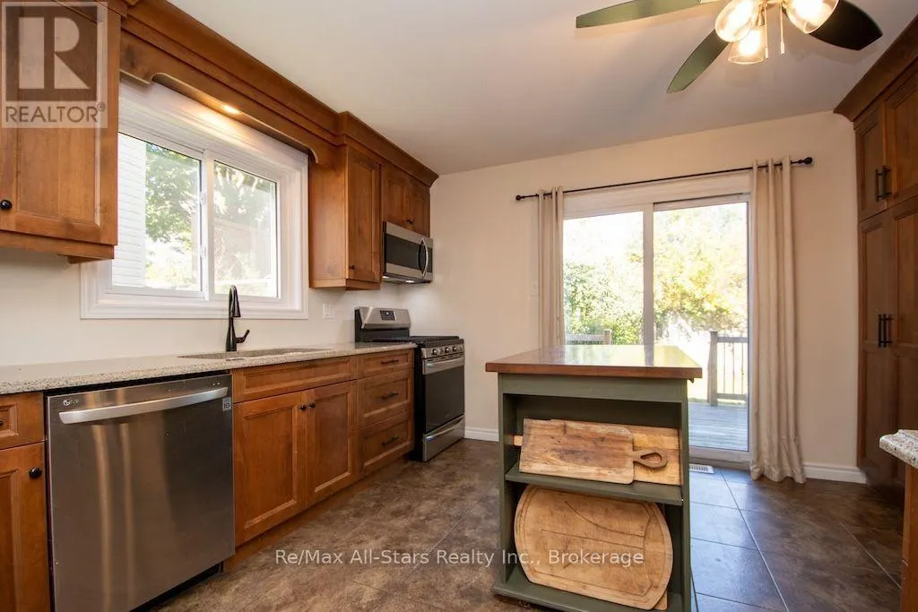 1118 HUNTINGTON CIRCLE