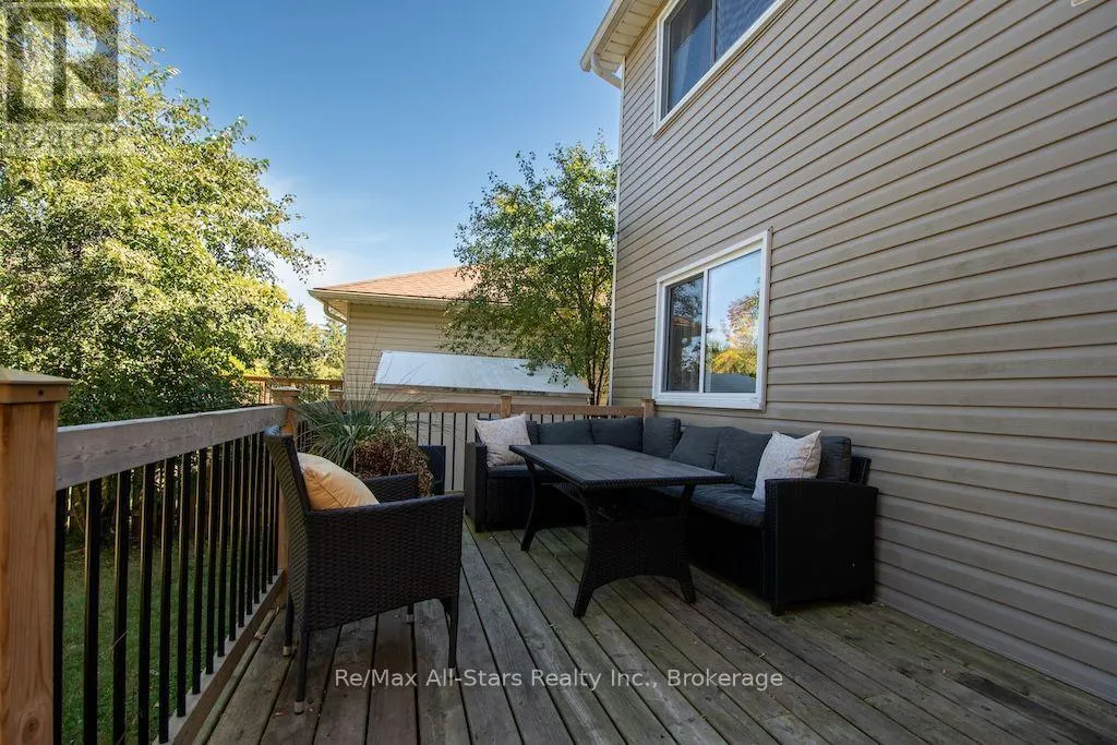 1118 HUNTINGTON CIRCLE