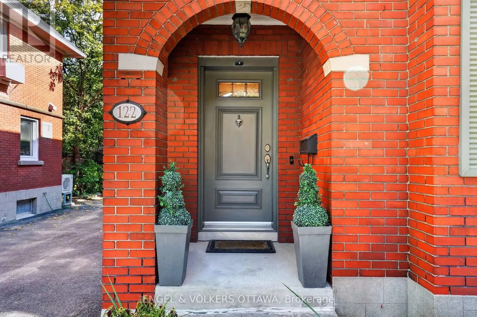 122 RENFREW AVENUE