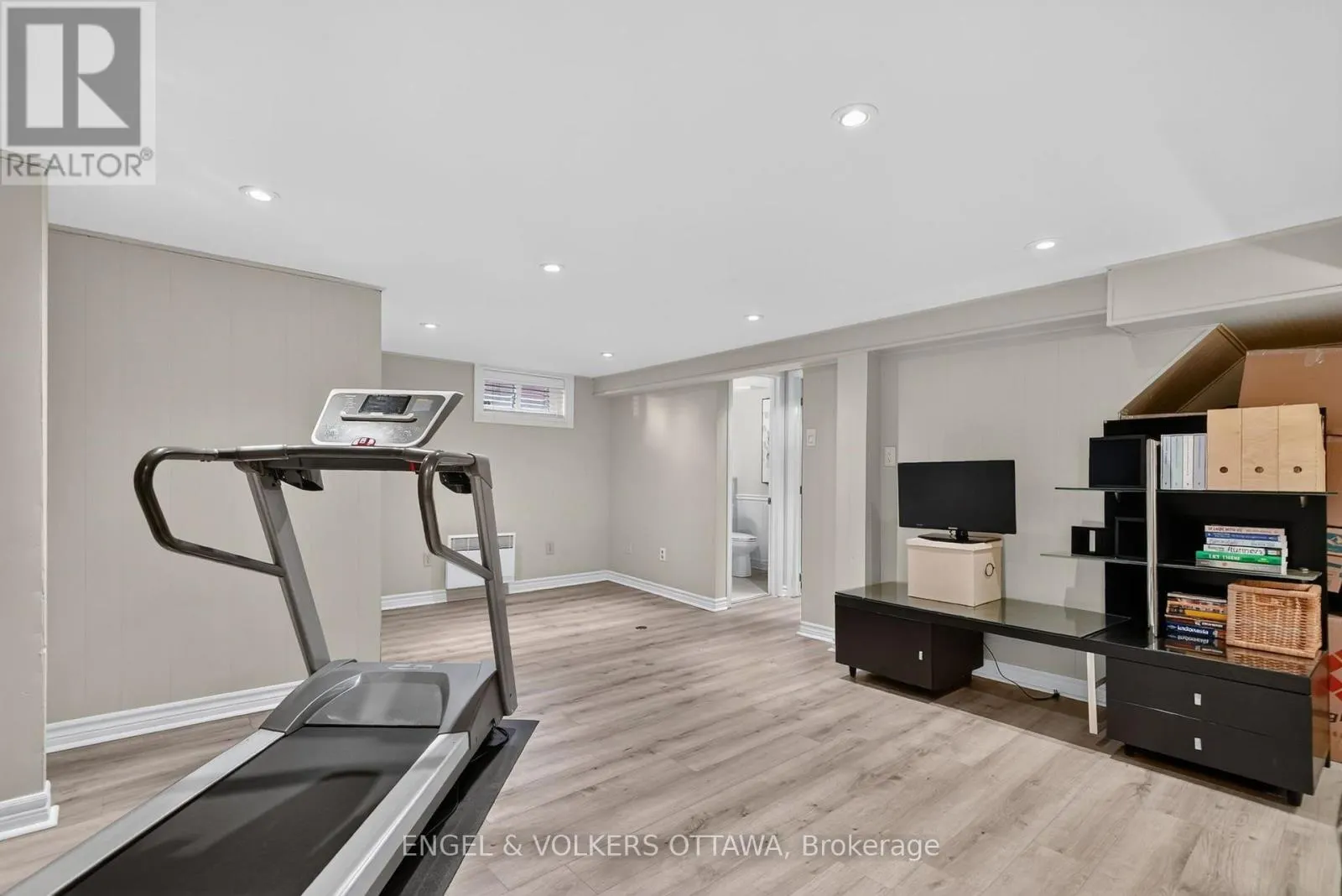 122 RENFREW AVENUE