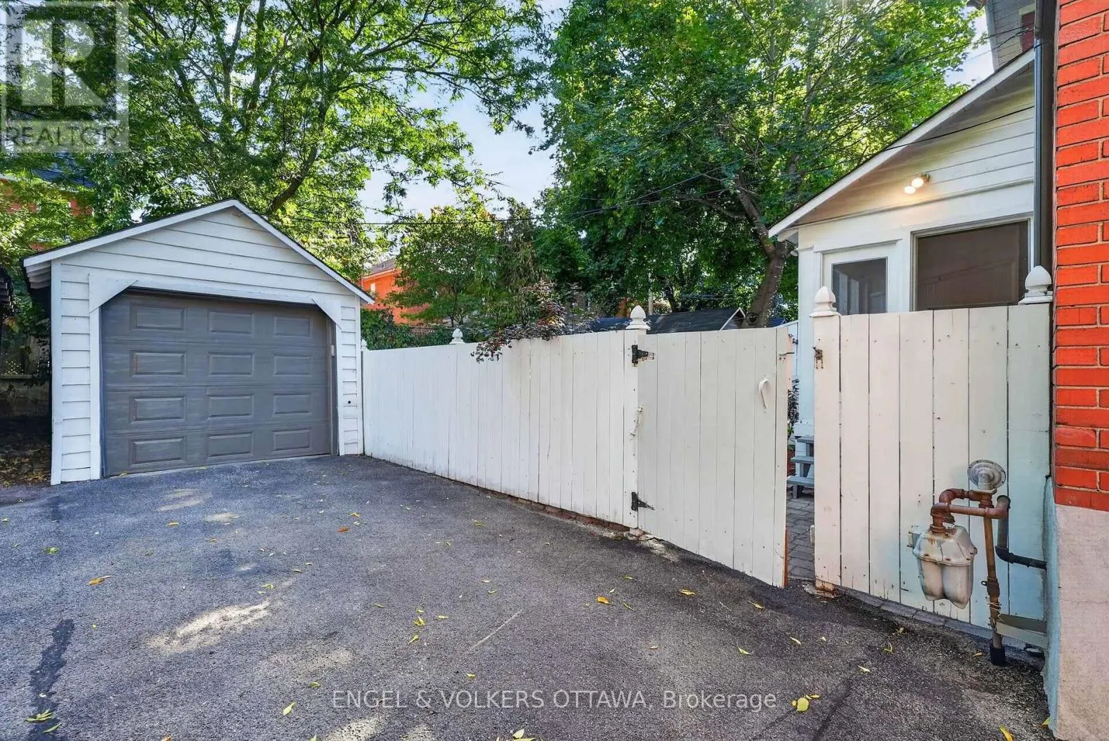 122 RENFREW AVENUE