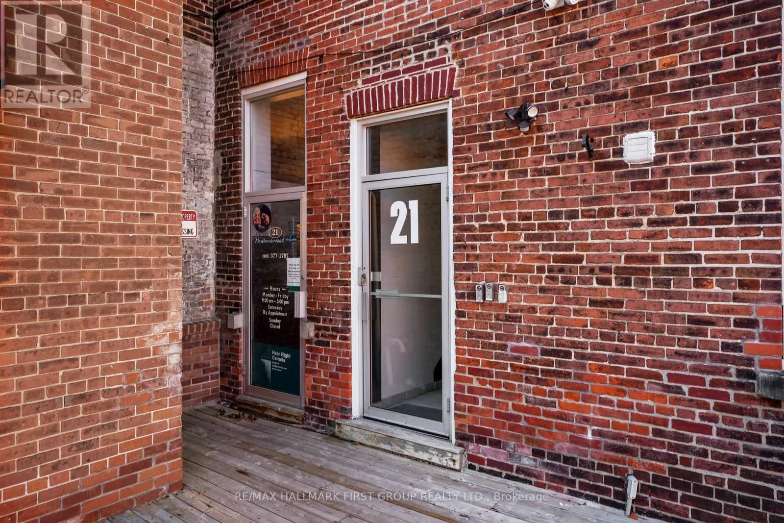 202 - 19 KING STREET W