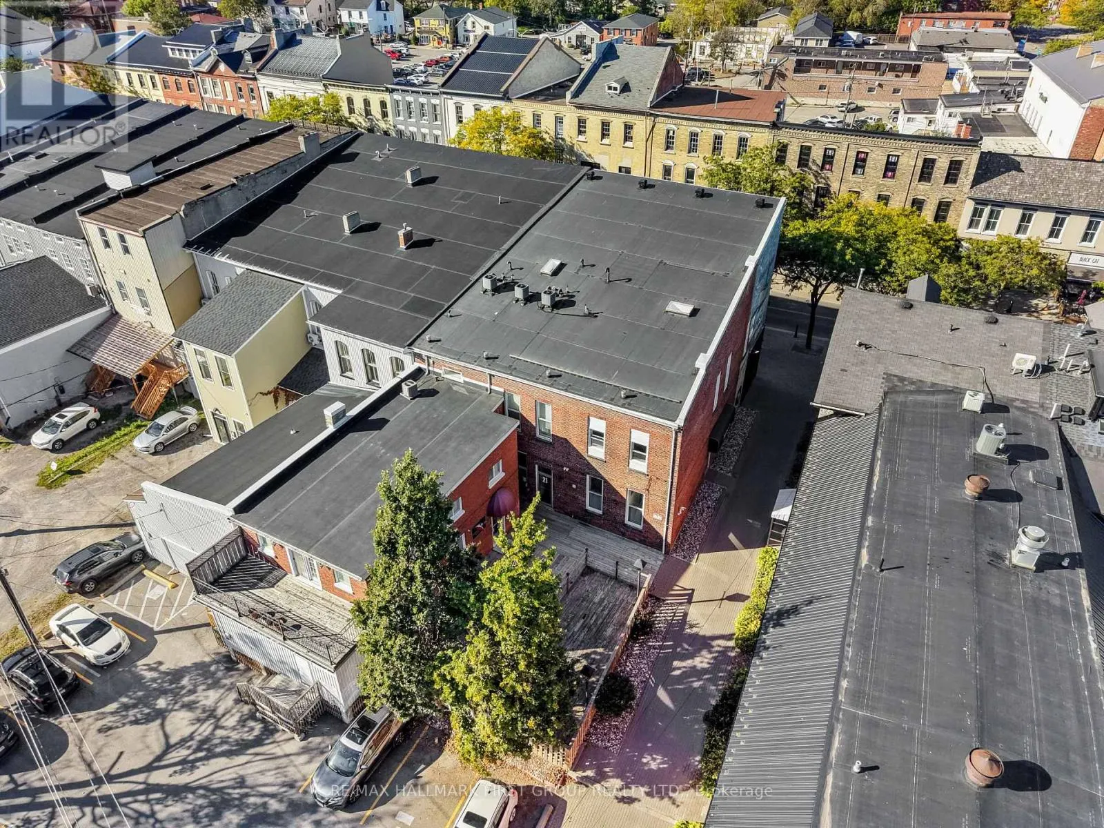 202 - 19 KING STREET W