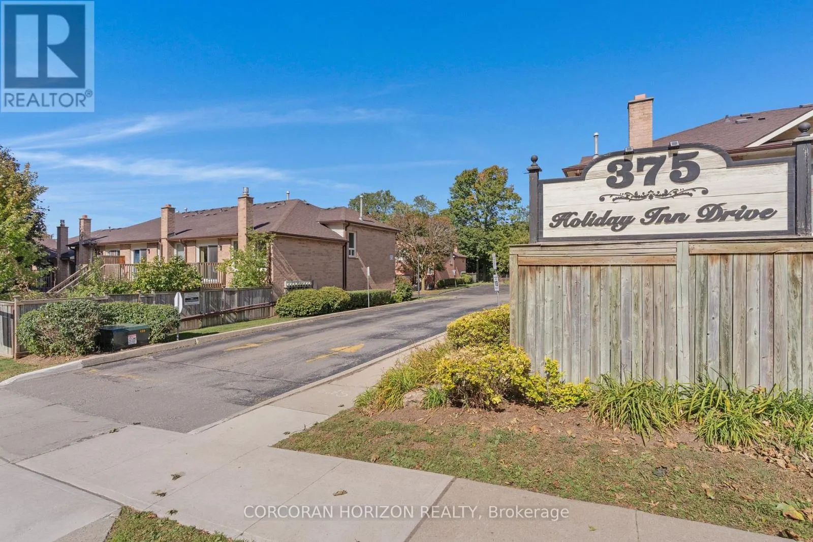 28 - 375 HOLIDAY INN DRIVE
