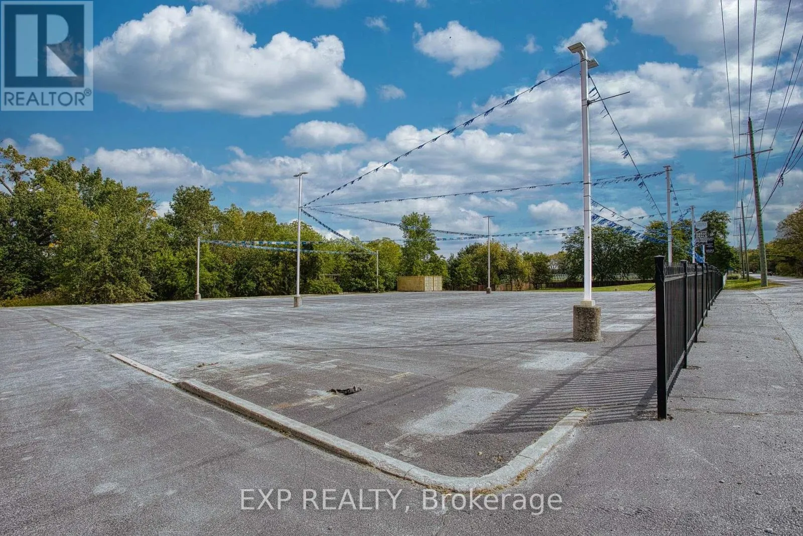 4735 KING STREET E