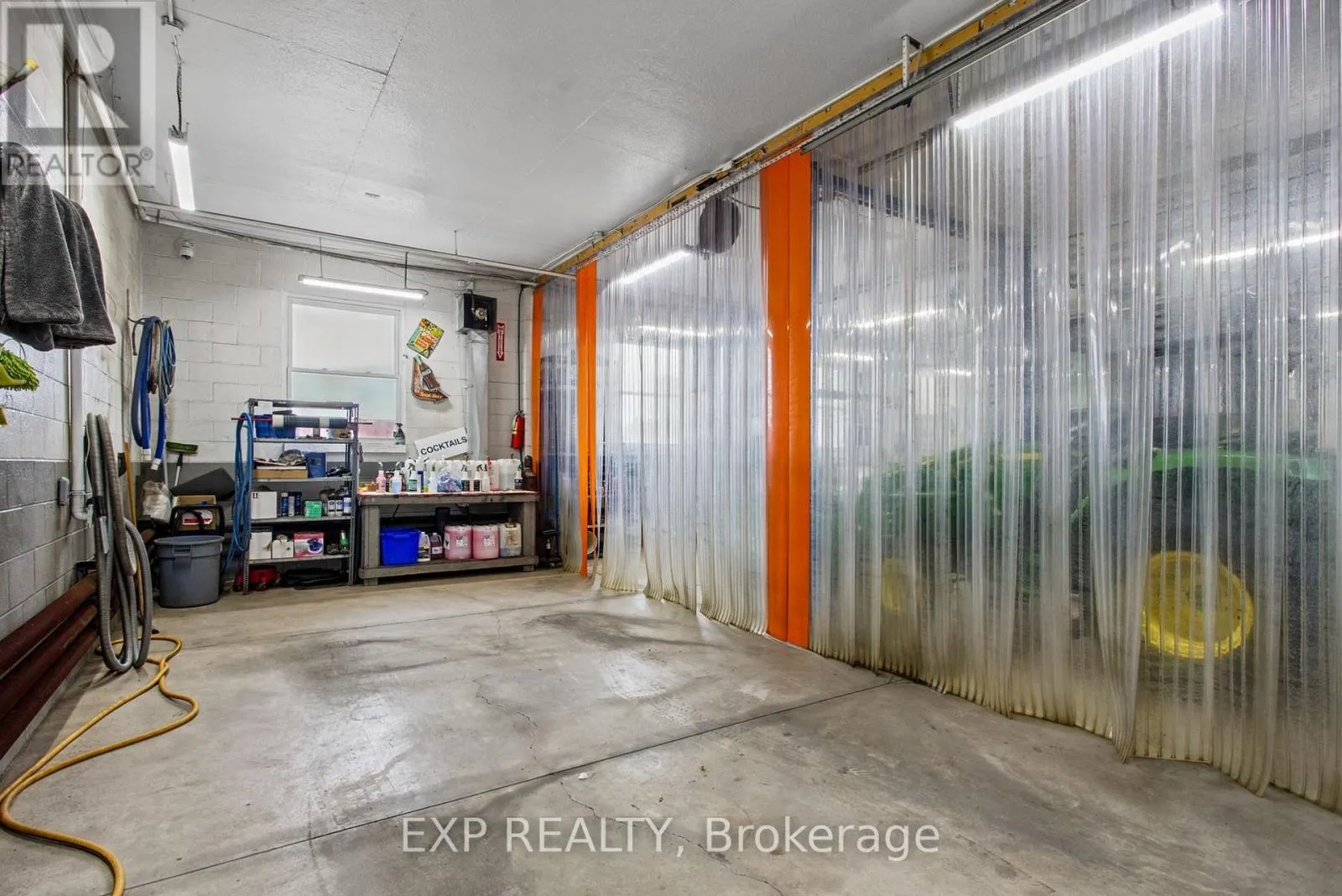 4735 KING STREET E