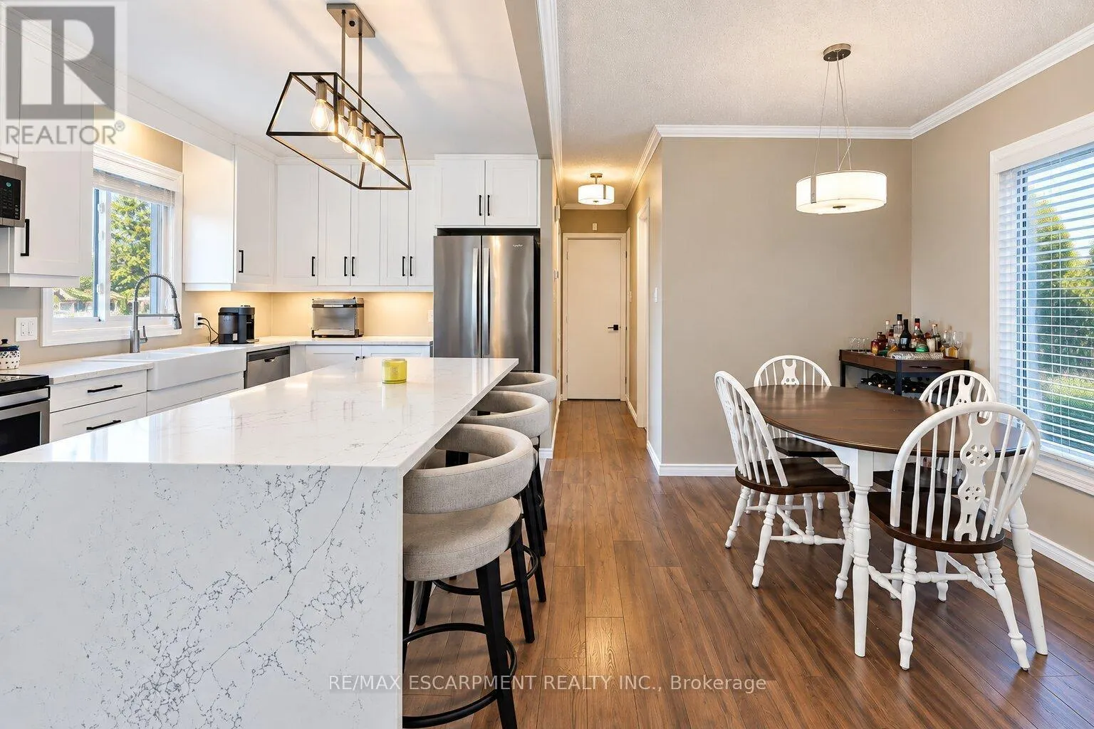 6 SANDRA CRESCENT