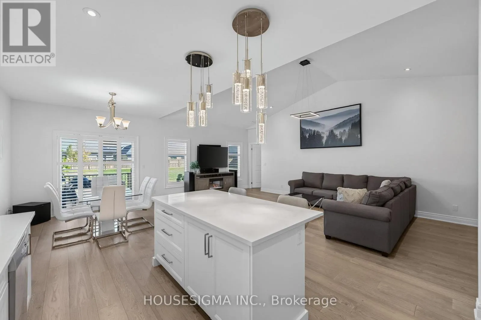 11 - 154 PORT ROBINSON ROAD