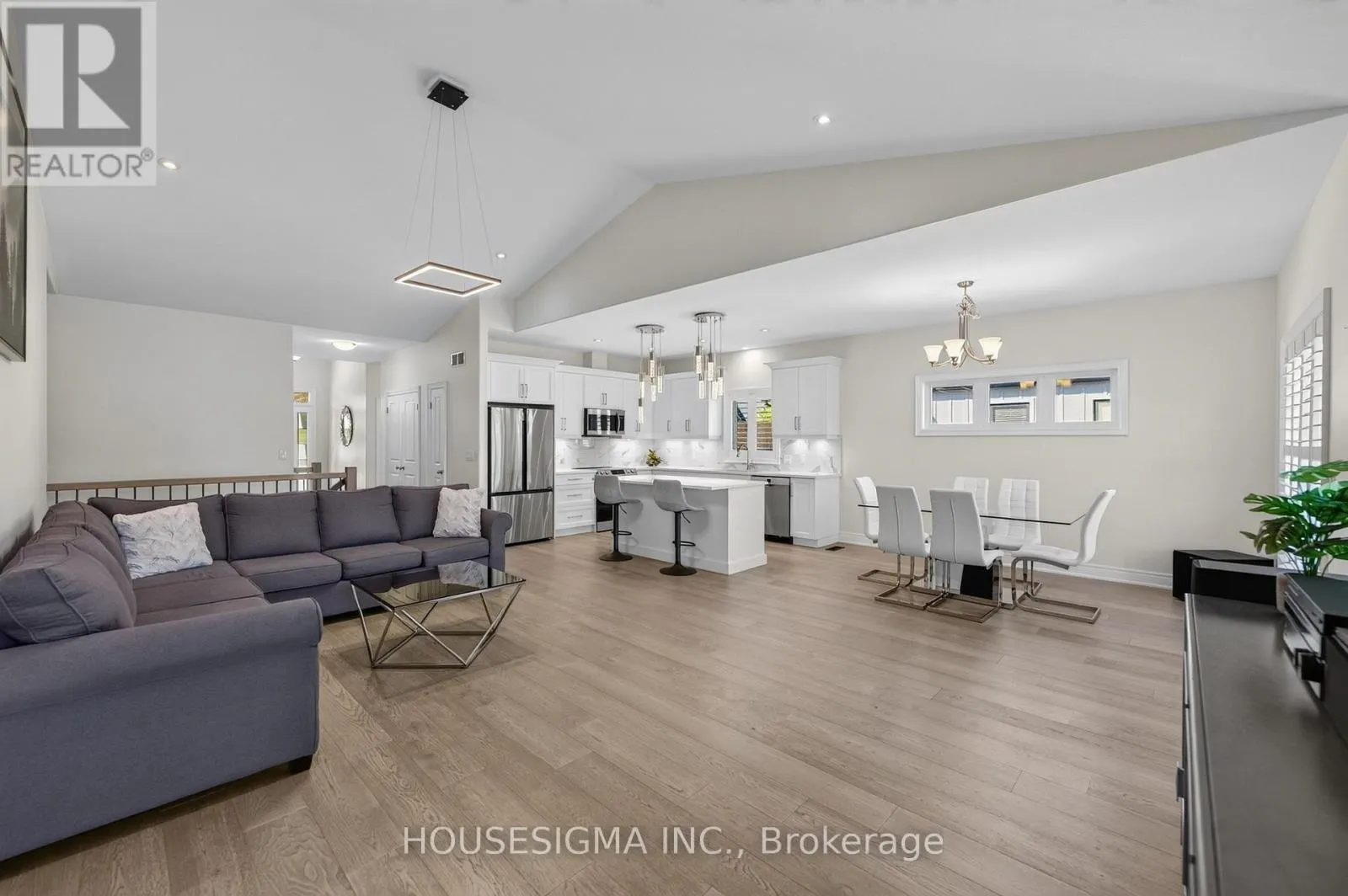 11 - 154 PORT ROBINSON ROAD
