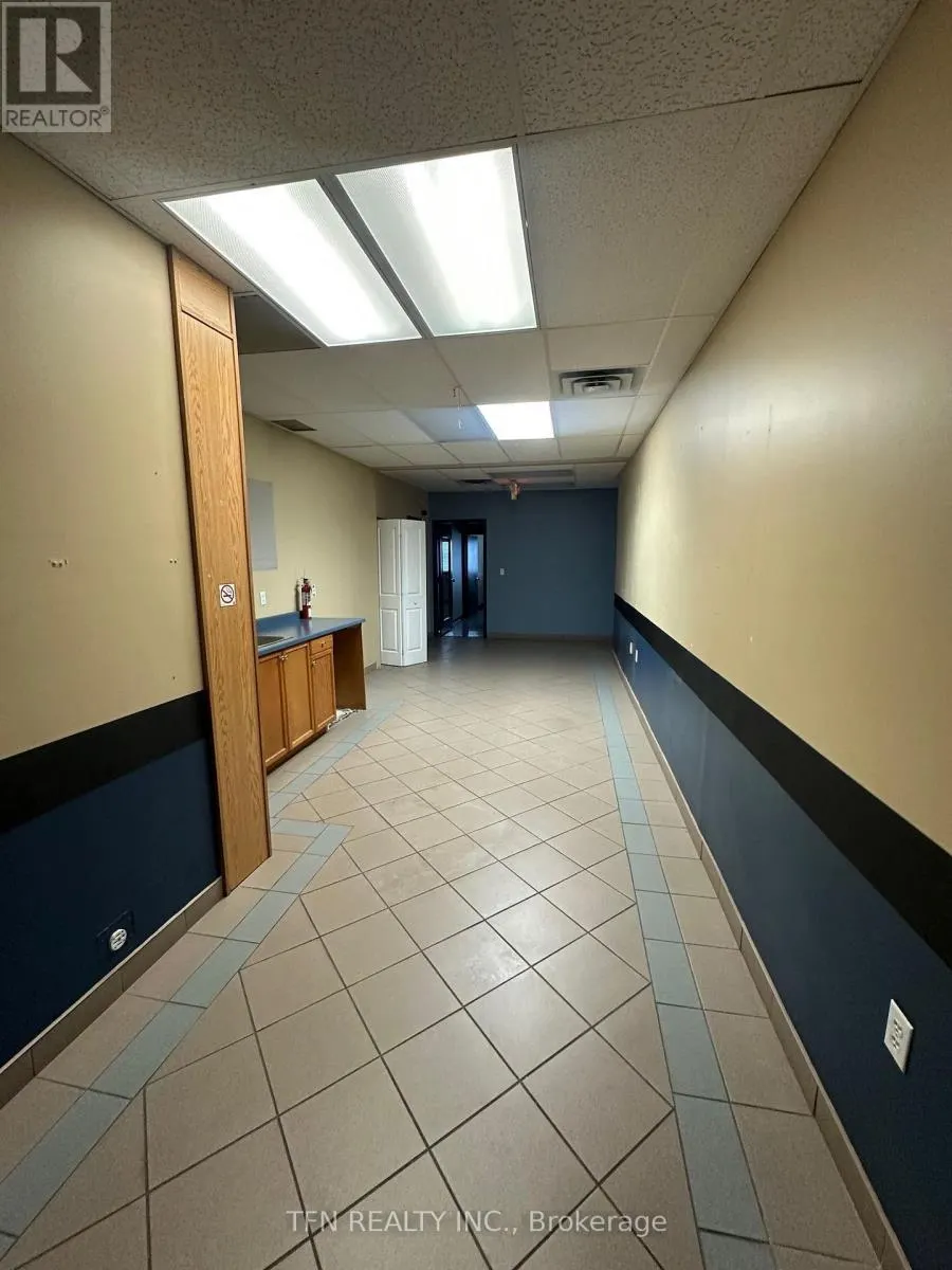 200 - 7610 TECUMSEH ROAD E