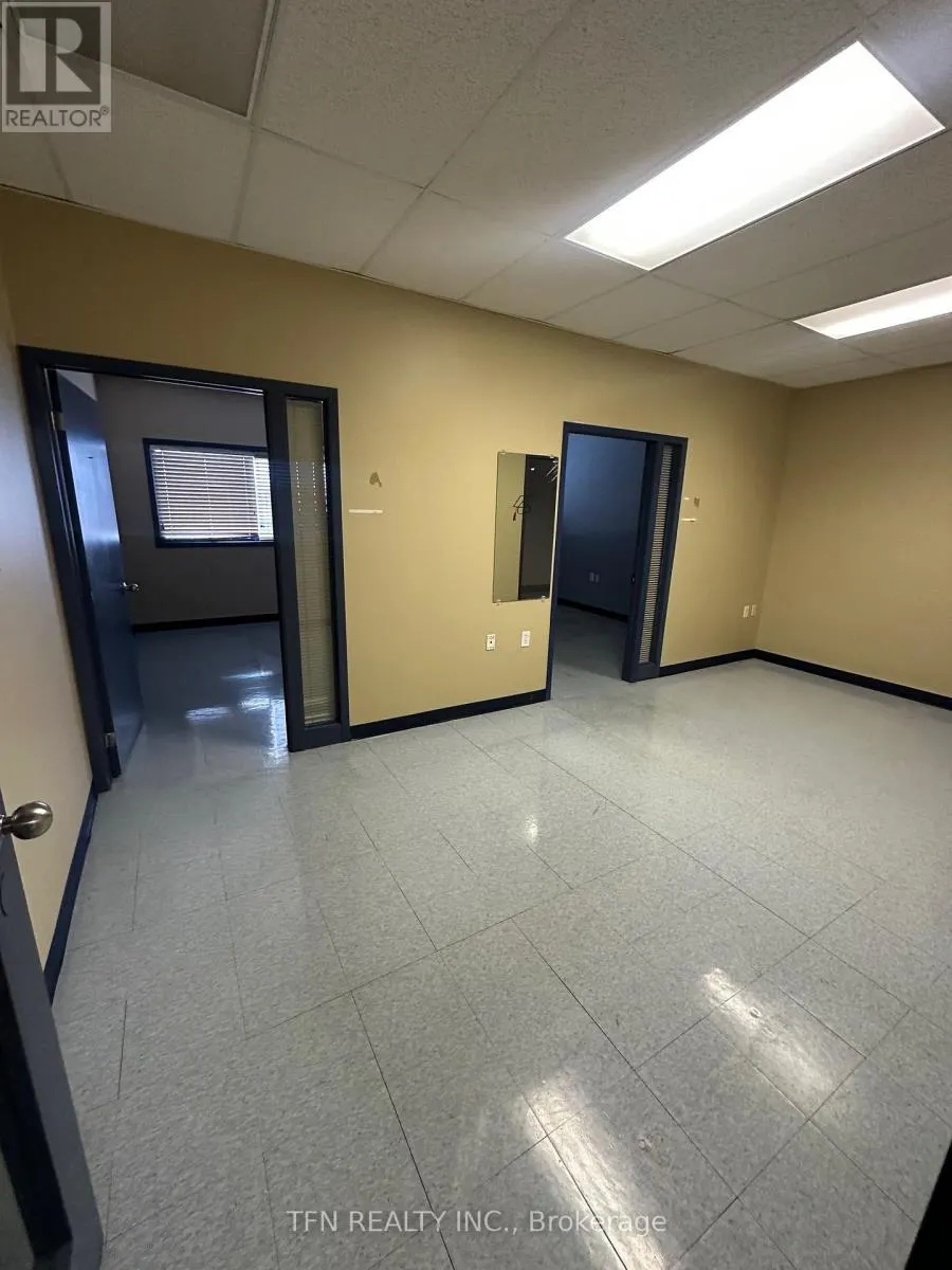 200 - 7610 TECUMSEH ROAD E