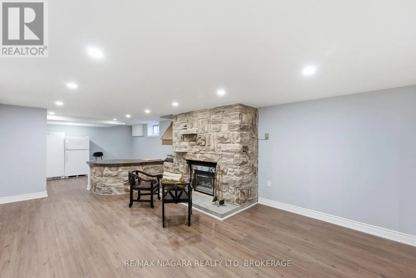 11 RICHELIEU DRIVE