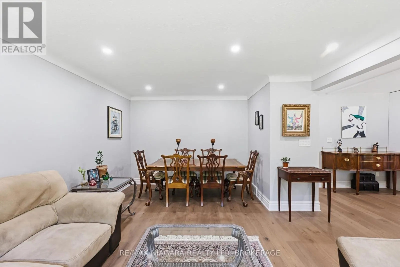 11 RICHELIEU DRIVE