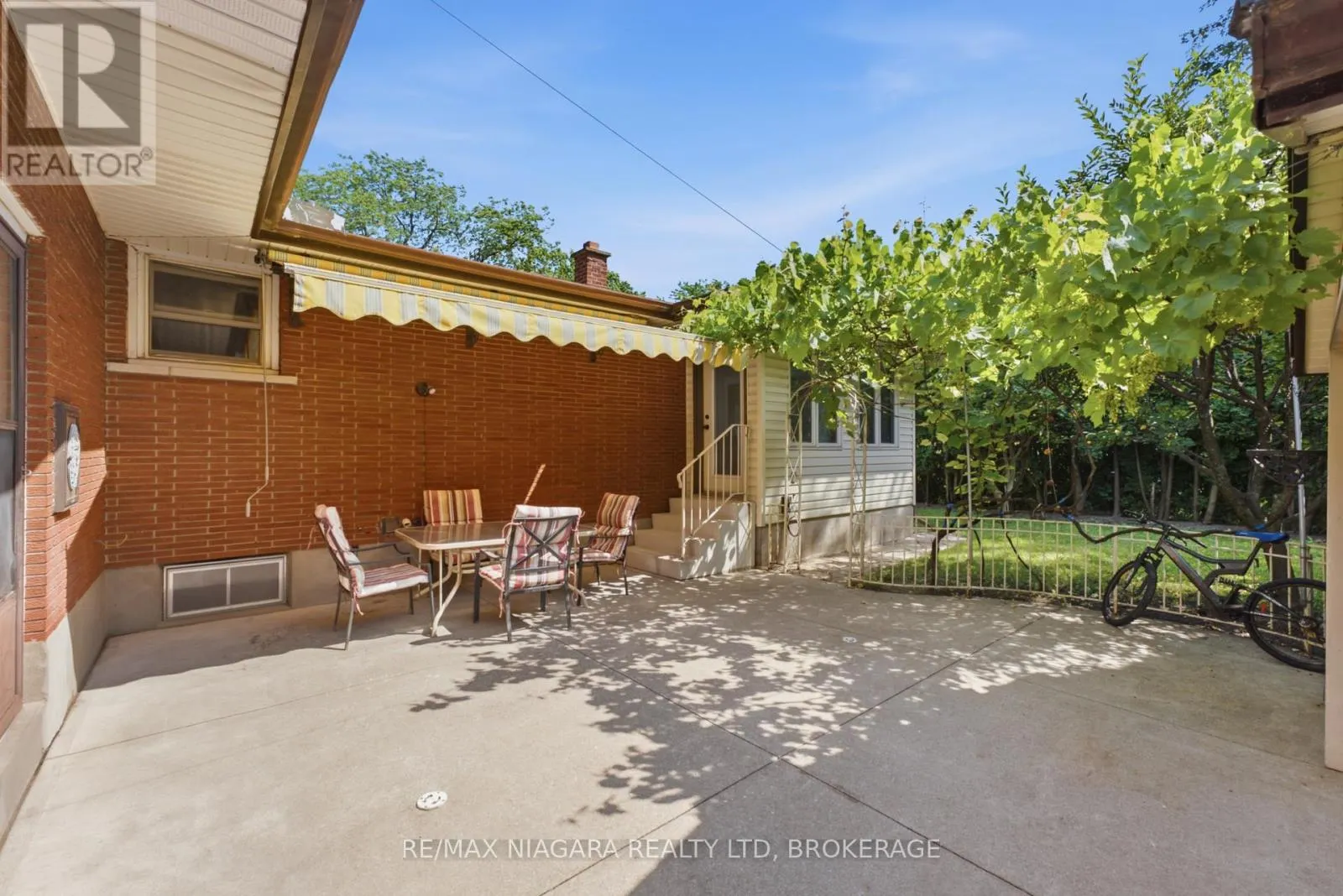 11 RICHELIEU DRIVE