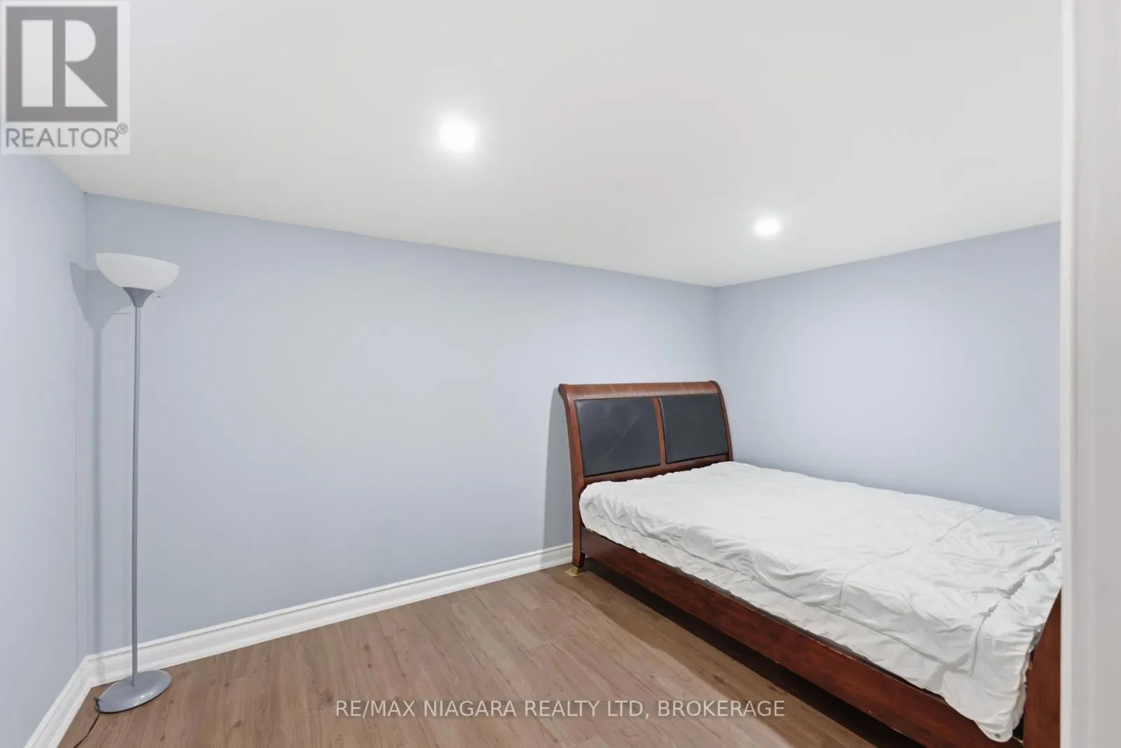 11 RICHELIEU DRIVE