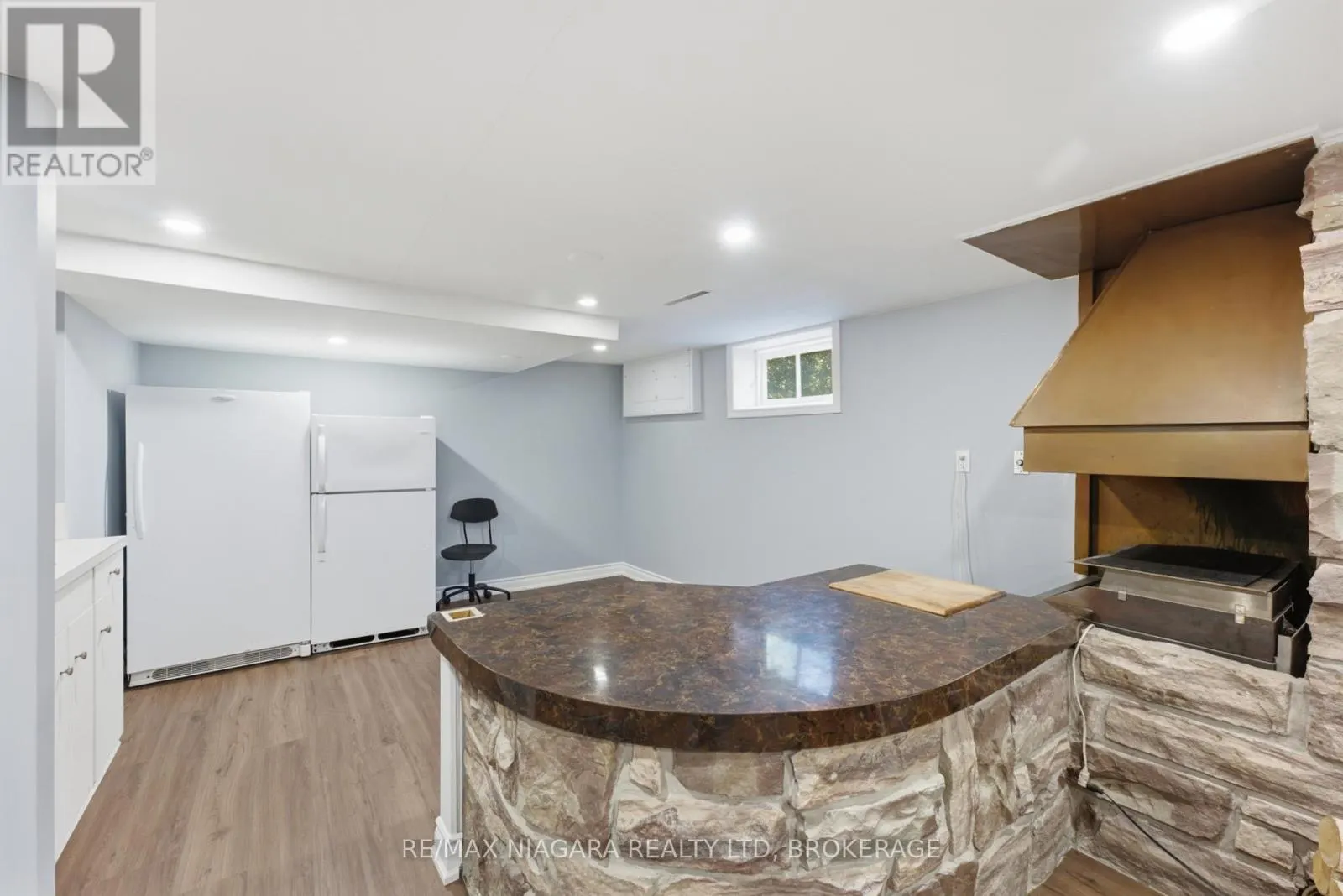 11 RICHELIEU DRIVE