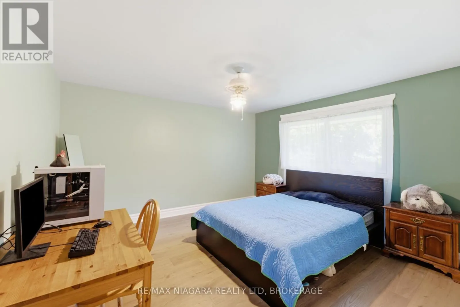 11 RICHELIEU DRIVE