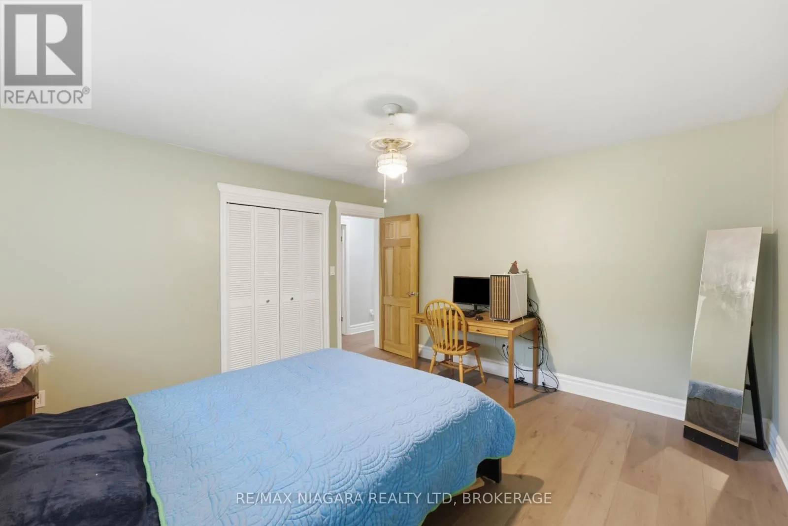 11 RICHELIEU DRIVE