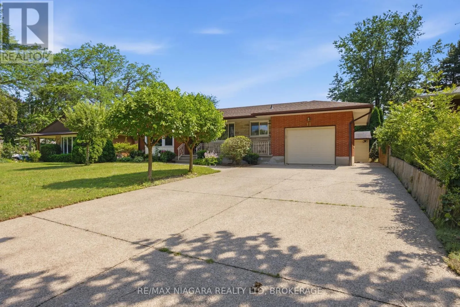 11 RICHELIEU DRIVE