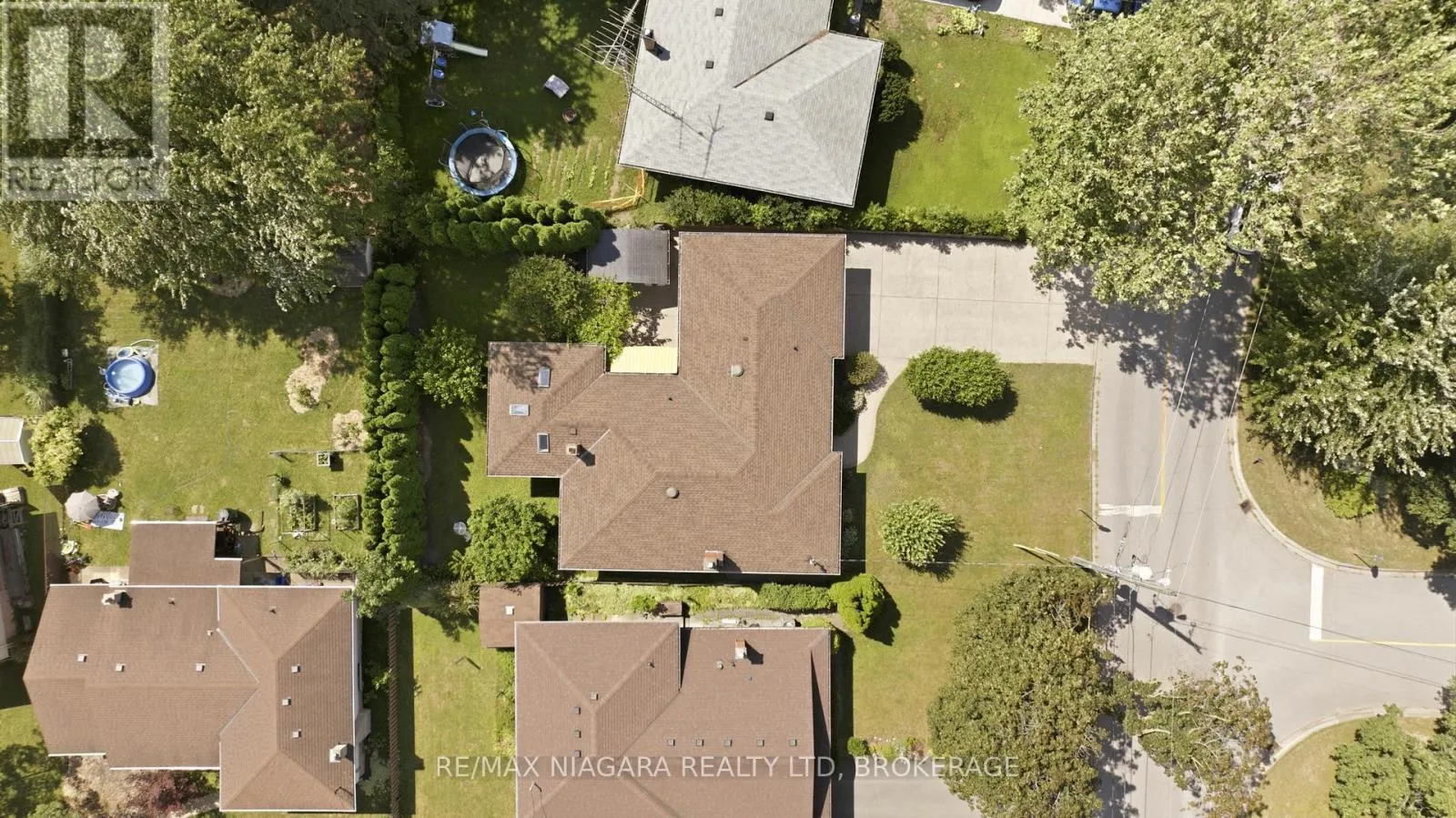 11 RICHELIEU DRIVE