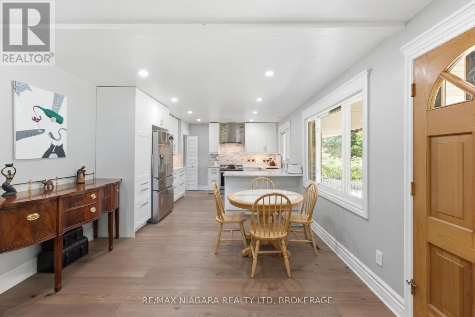 11 RICHELIEU DRIVE