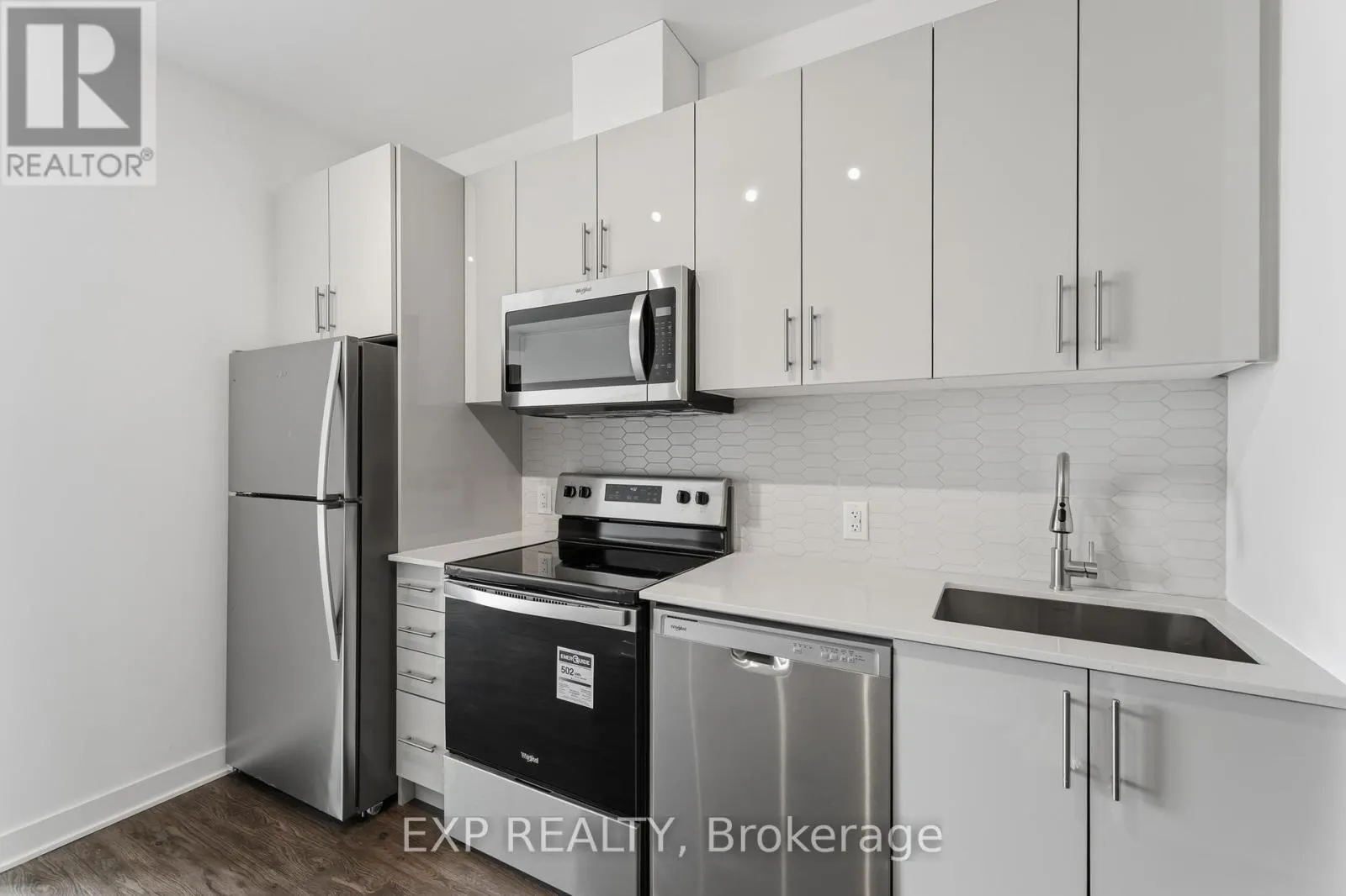 1119 - 2782 BARTON STREET E