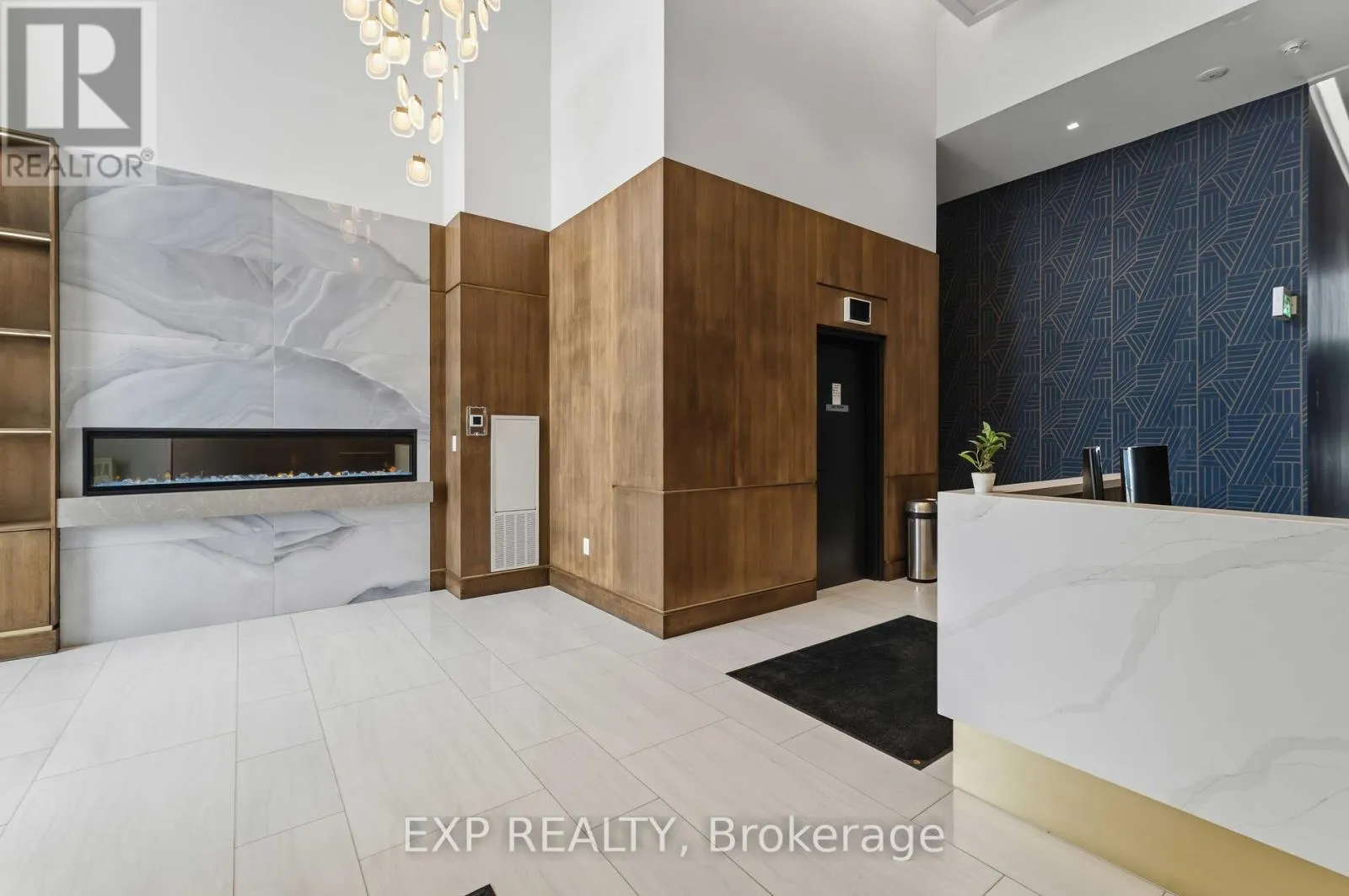 1119 - 2782 BARTON STREET E