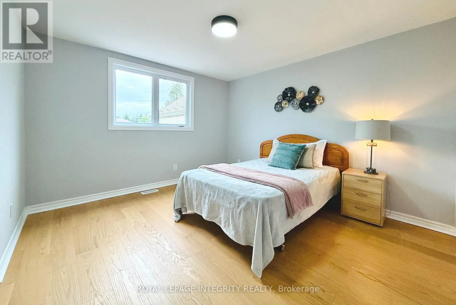 4 GLENARDEN COURT