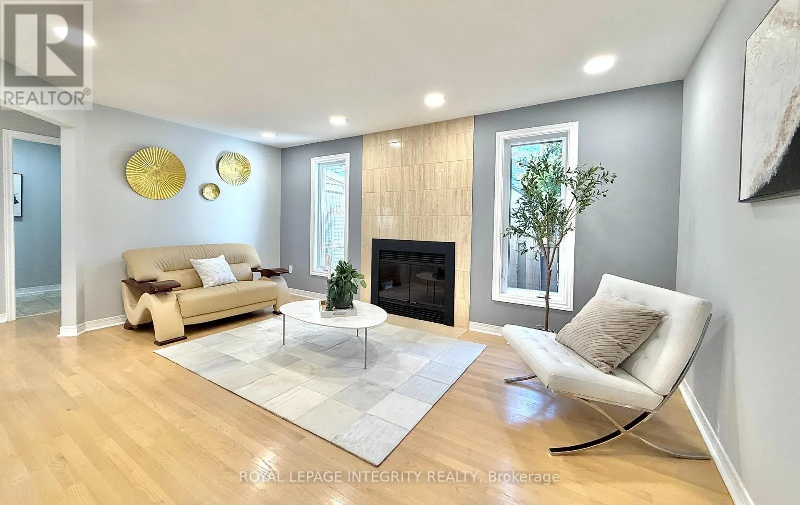 4 GLENARDEN COURT
