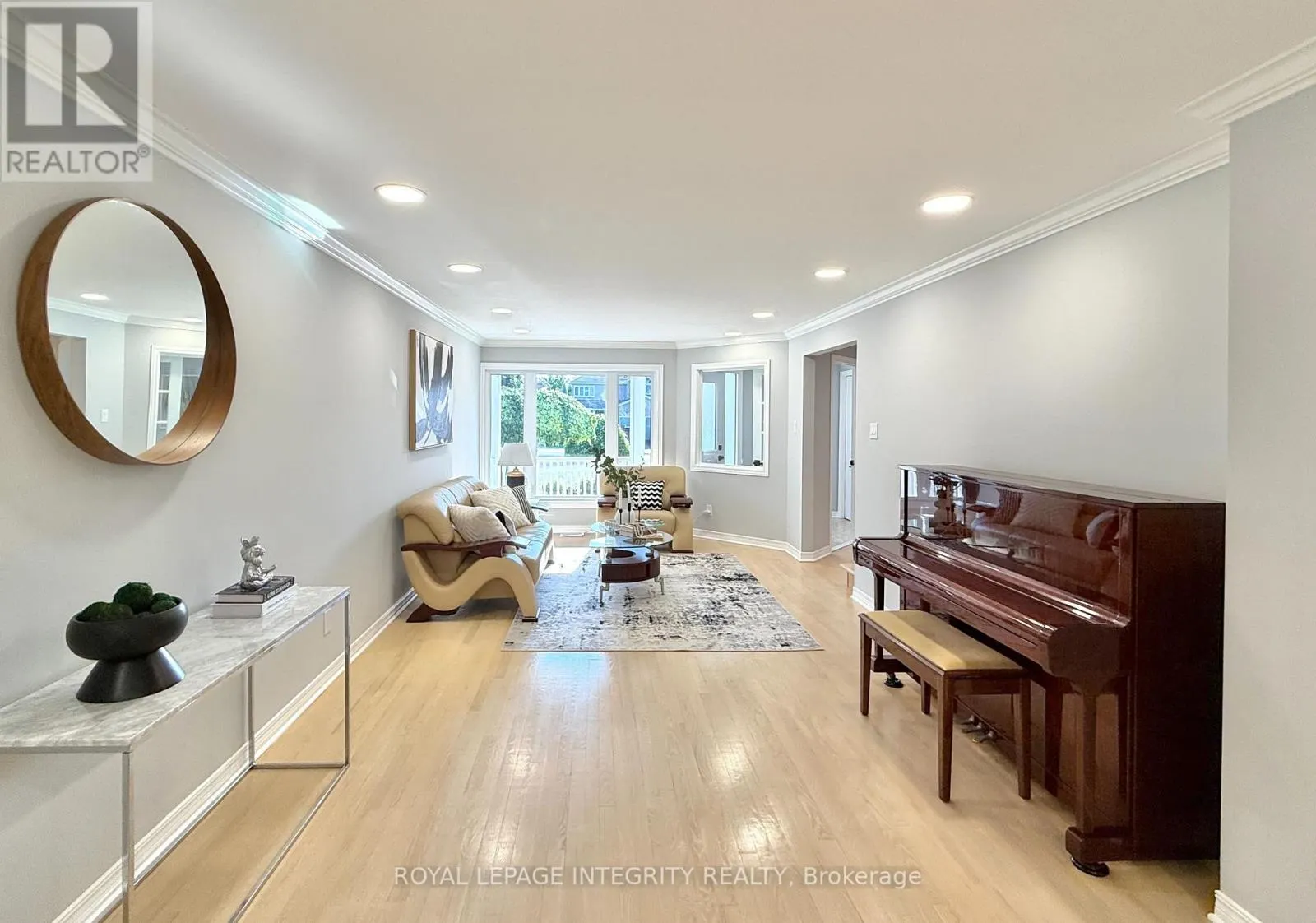 4 GLENARDEN COURT