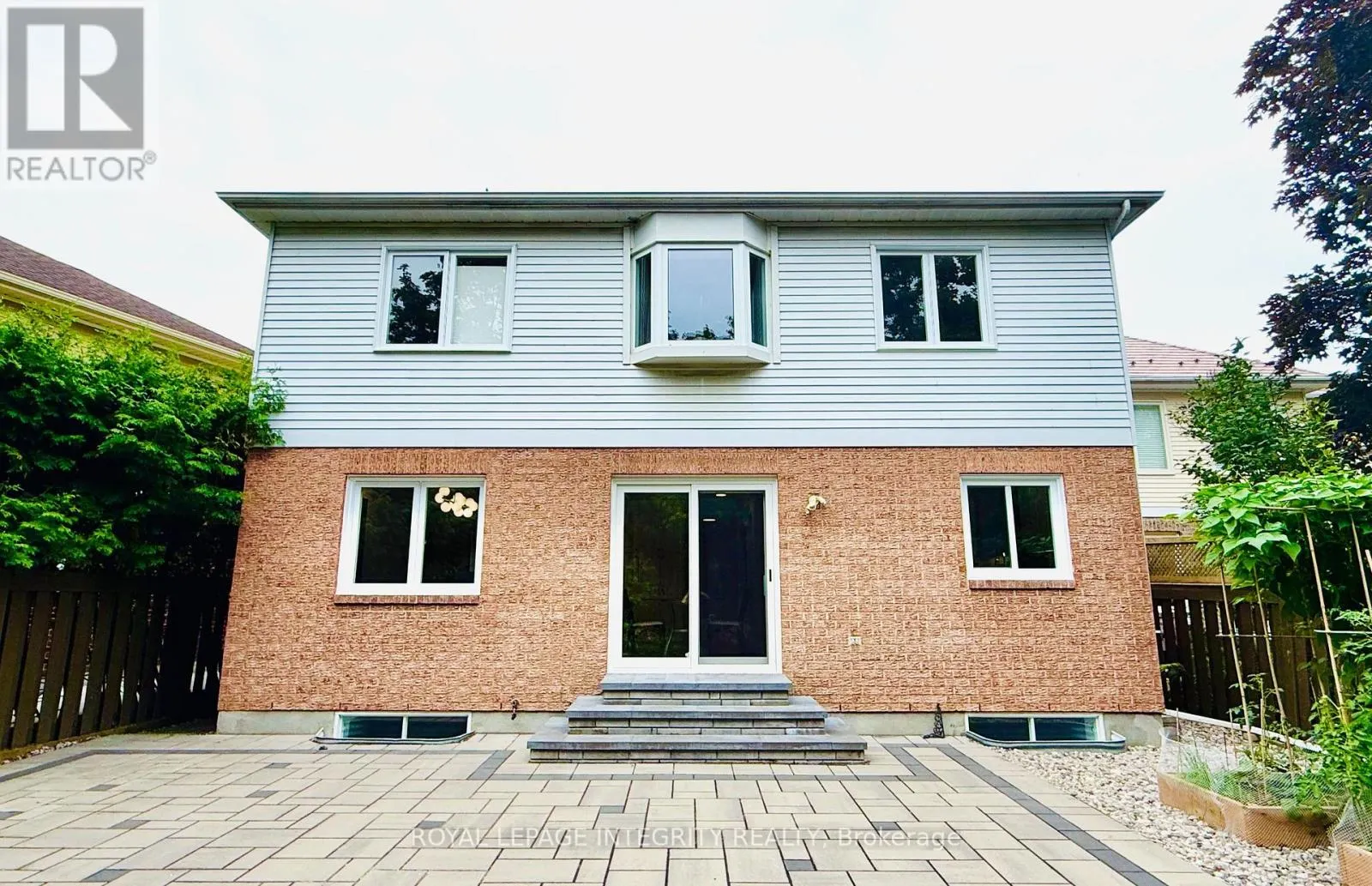 4 GLENARDEN COURT
