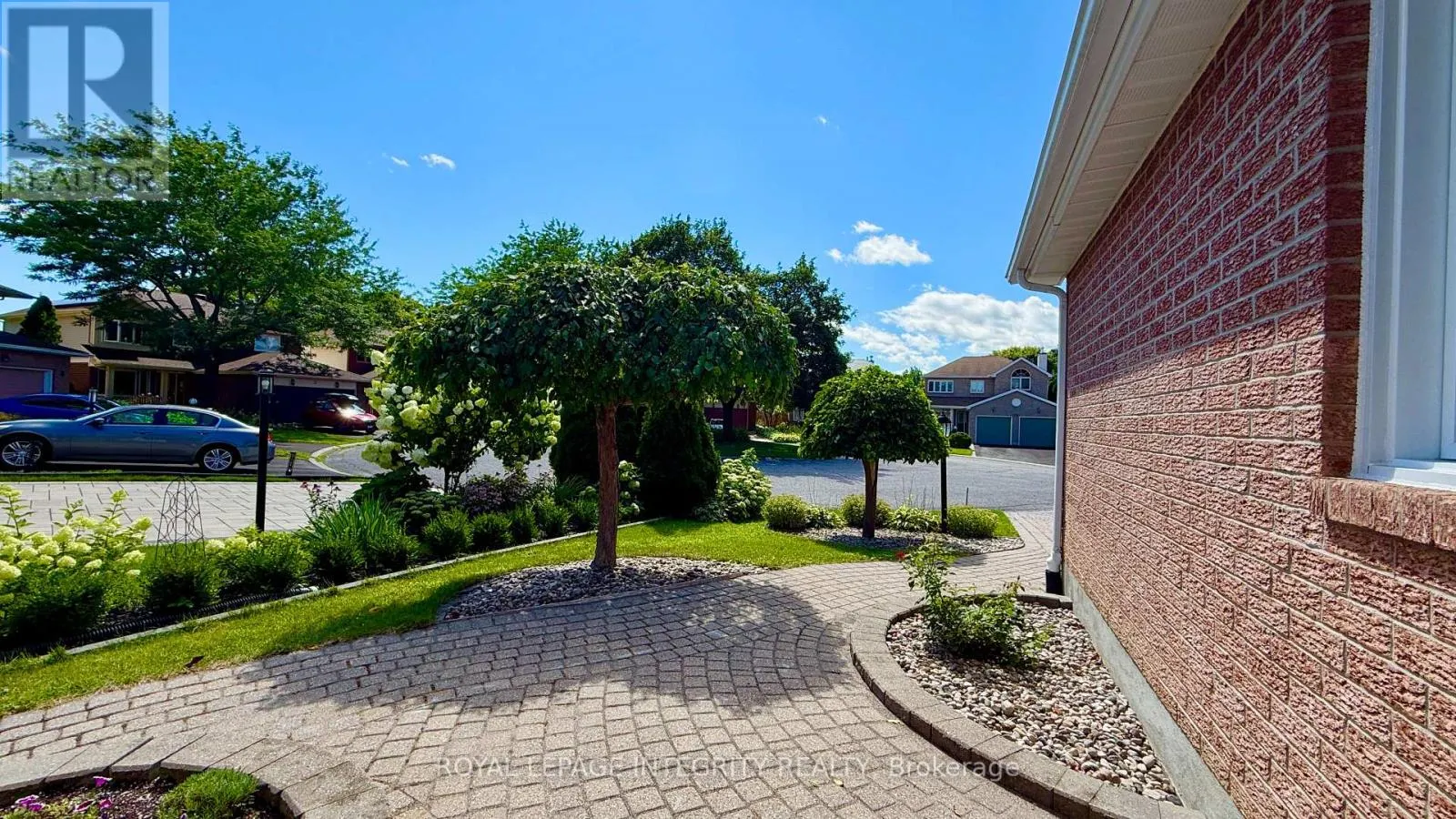 4 GLENARDEN COURT