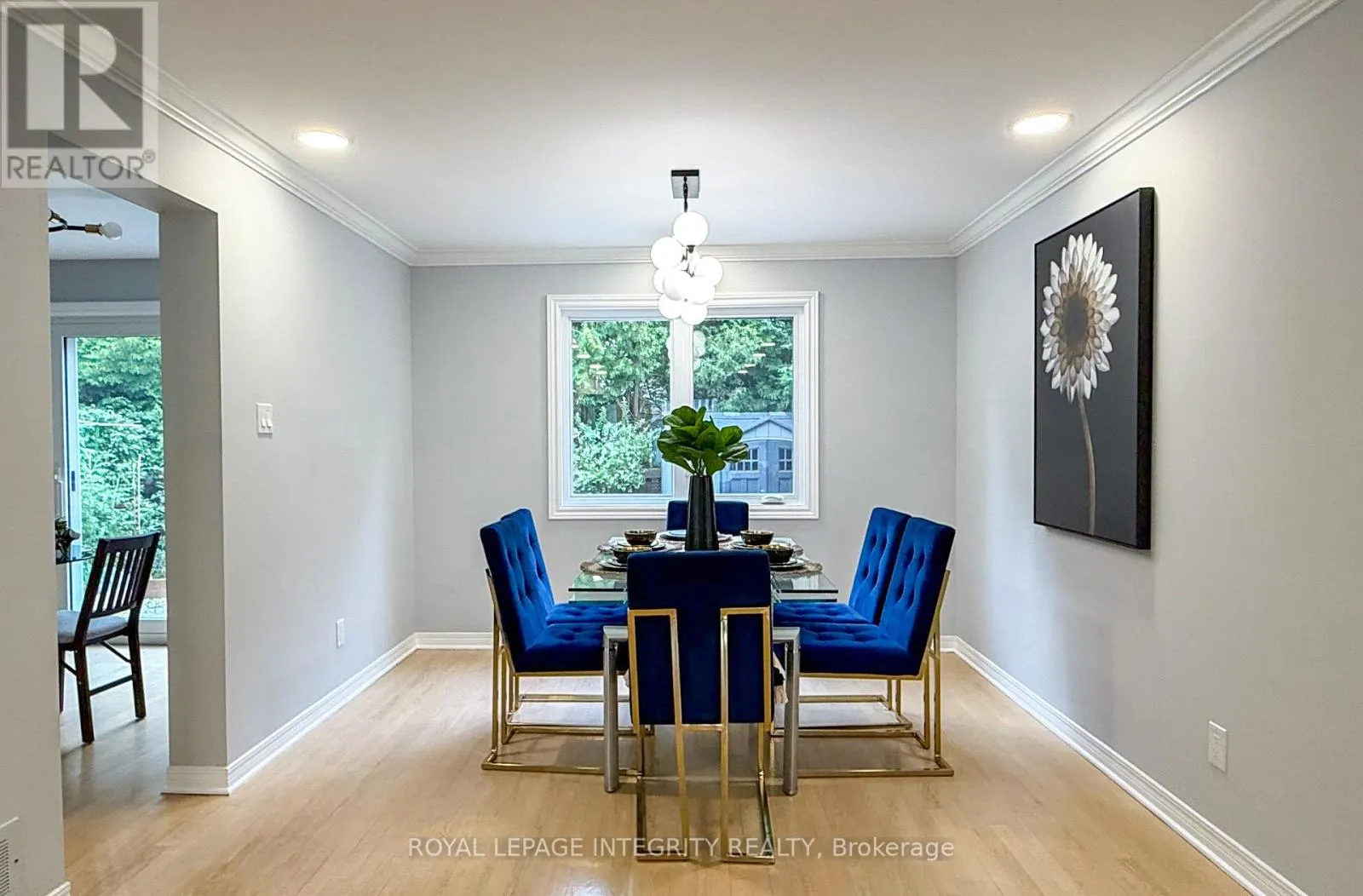 4 GLENARDEN COURT