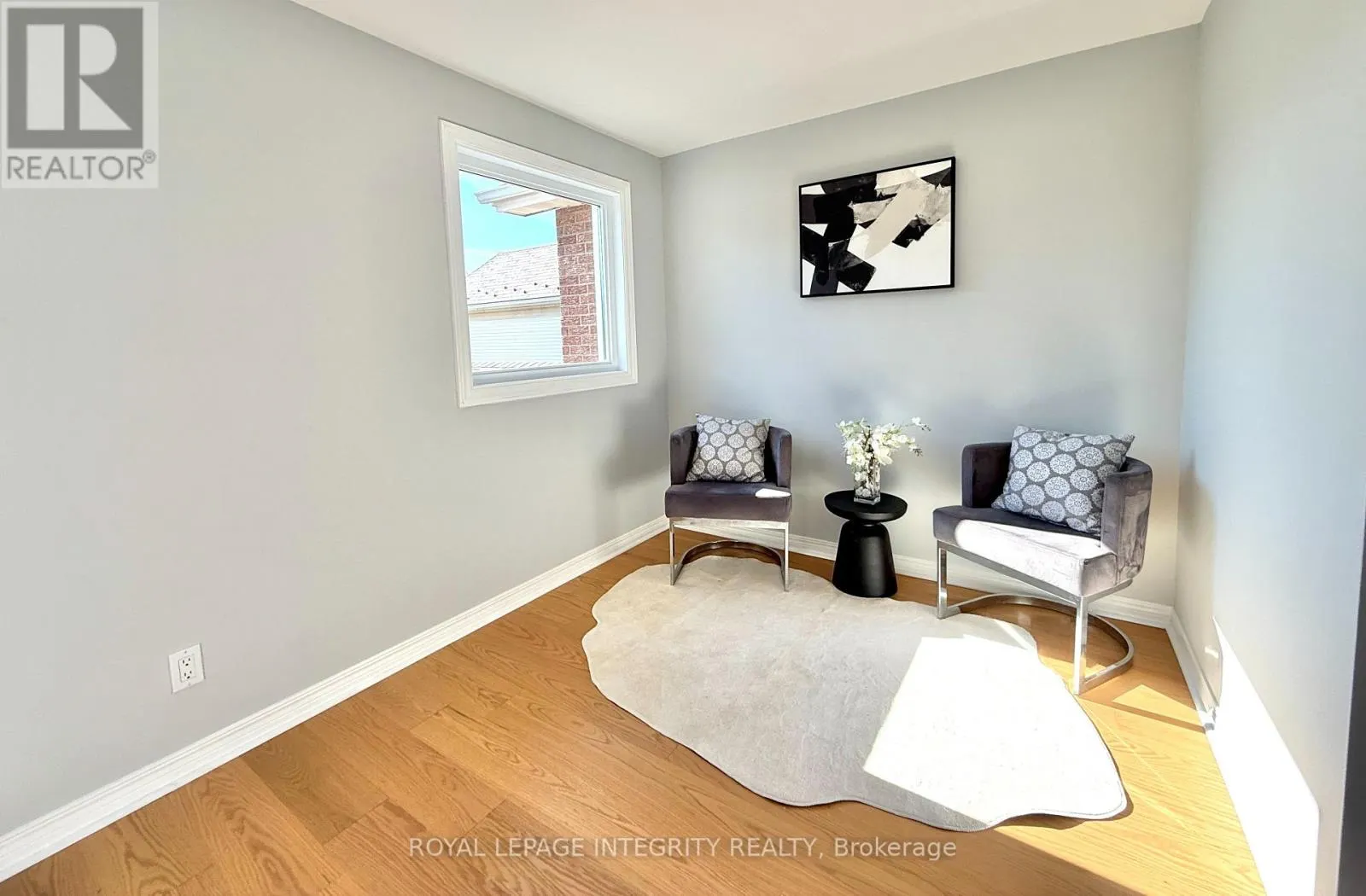 4 GLENARDEN COURT