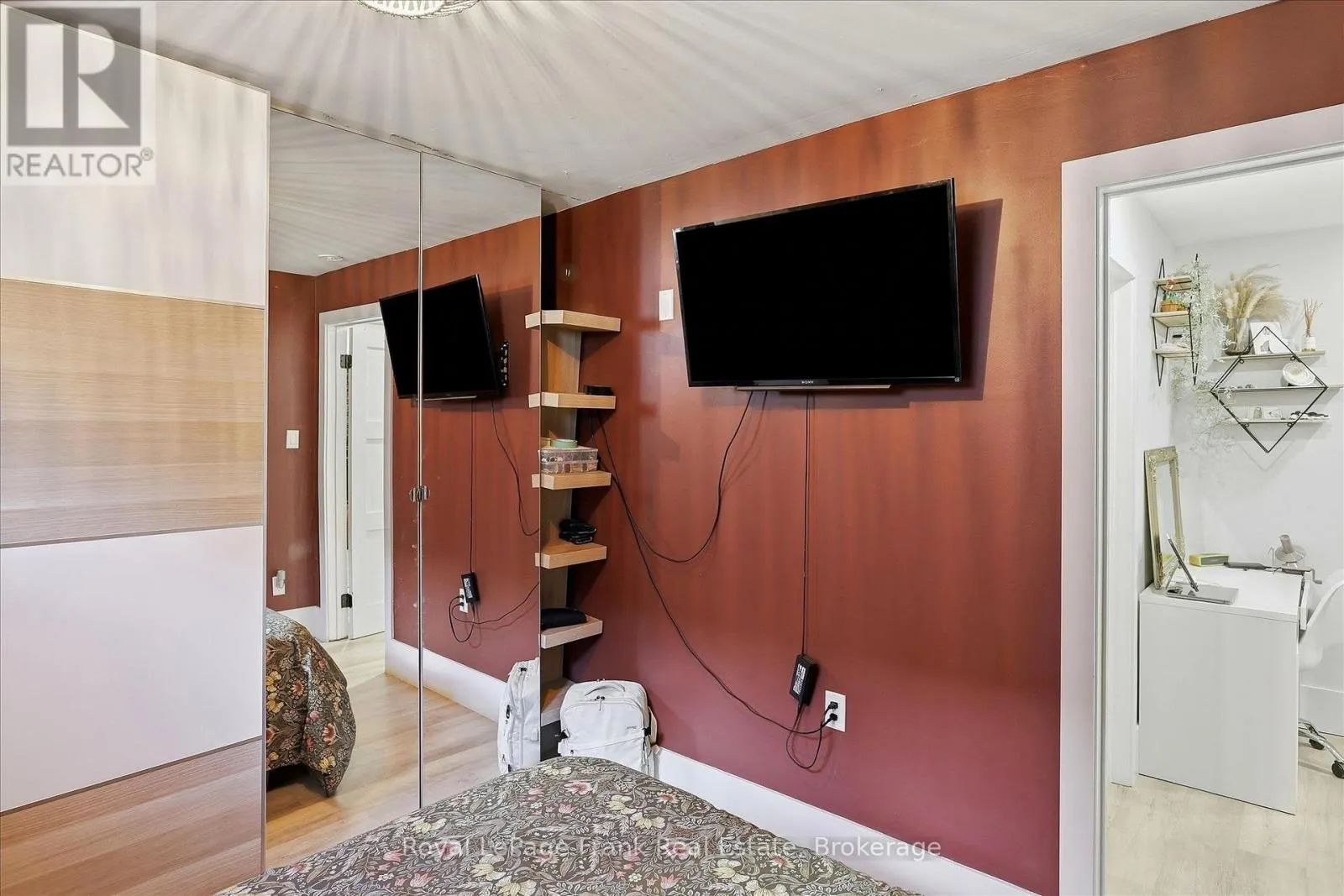 956 WELLER STREET
