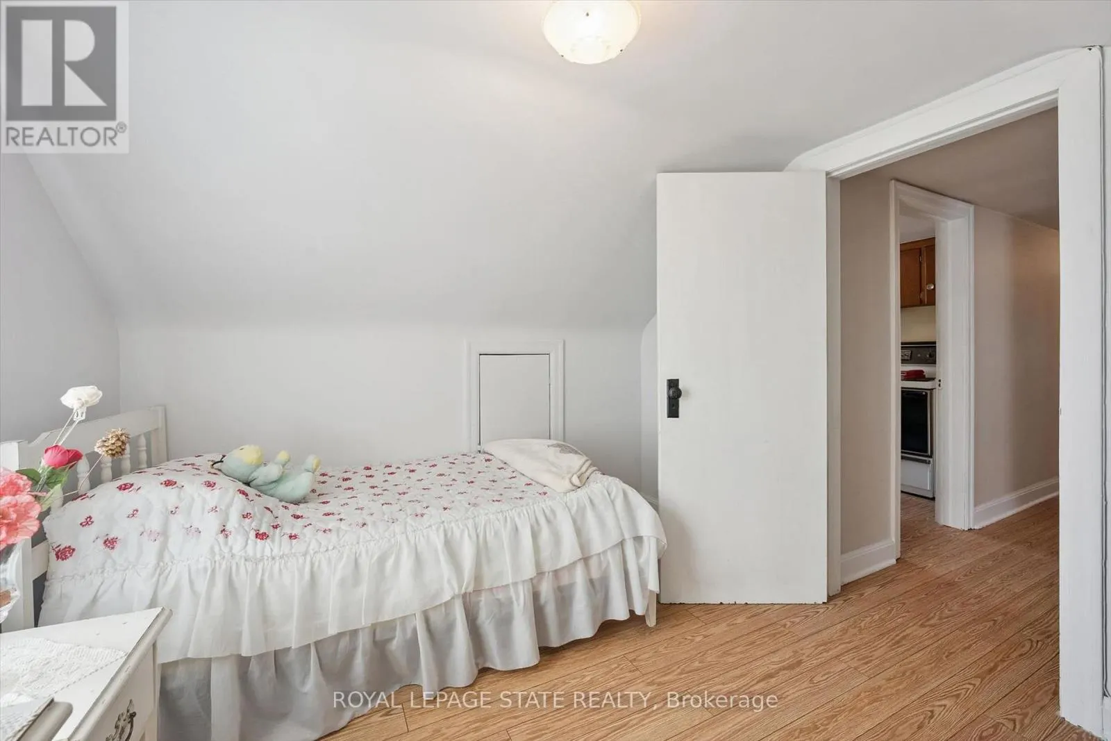 1873 MAIN STREET E