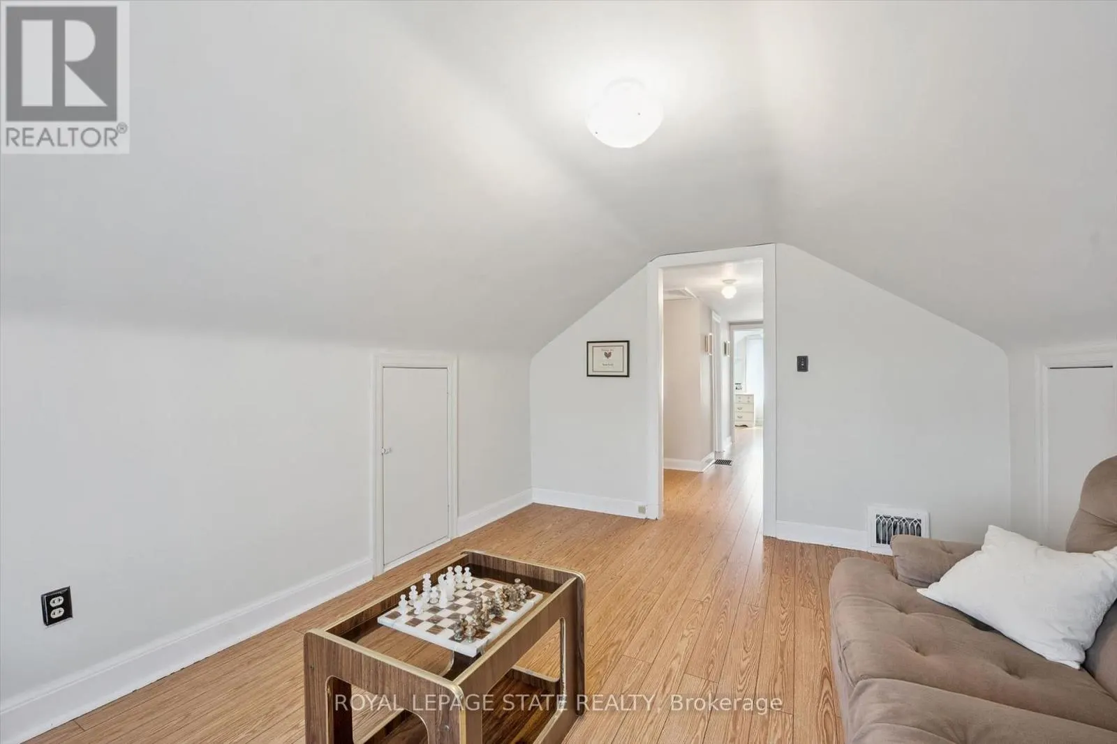 1873 MAIN STREET E