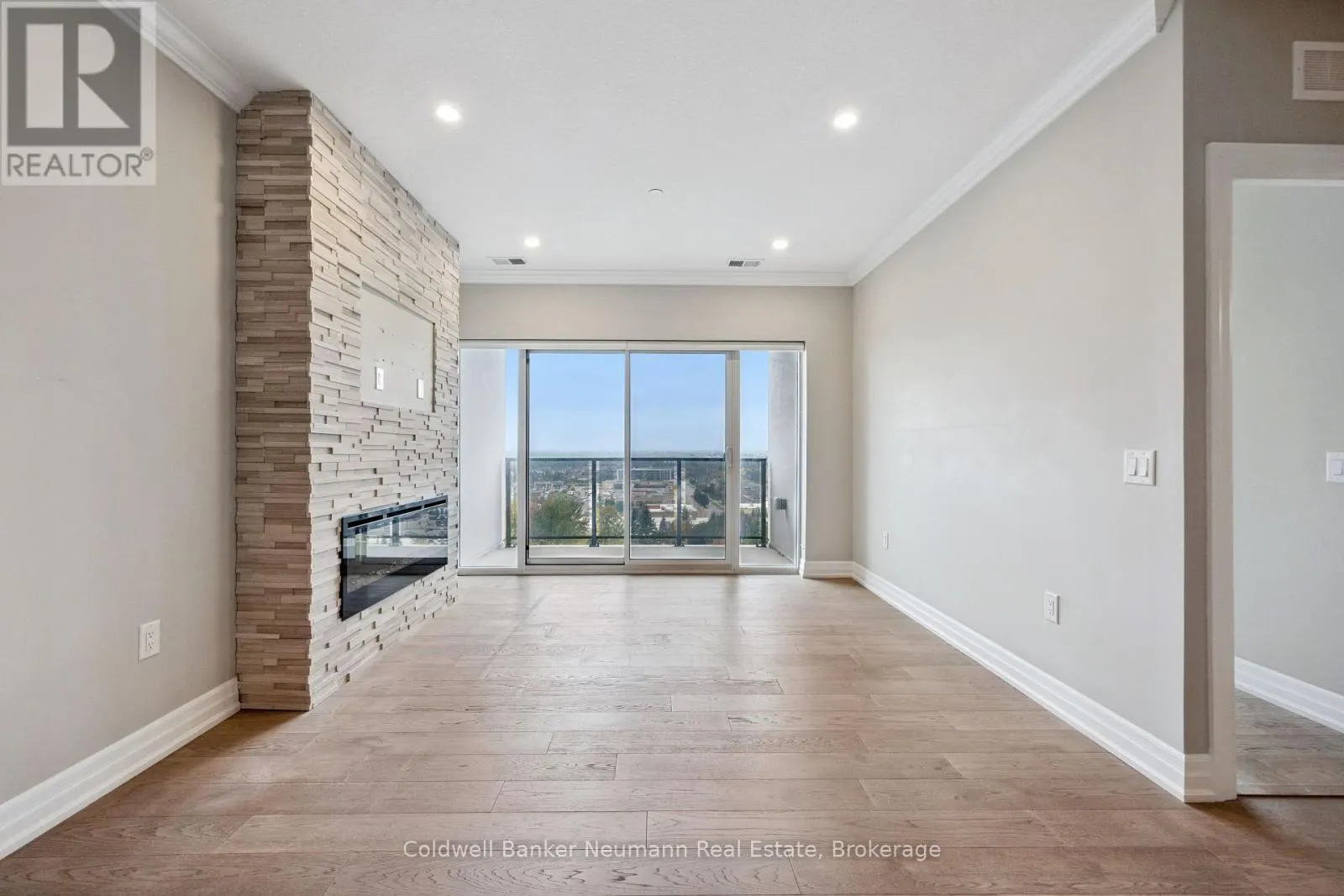 908 - 1880 GORDON STREET #908