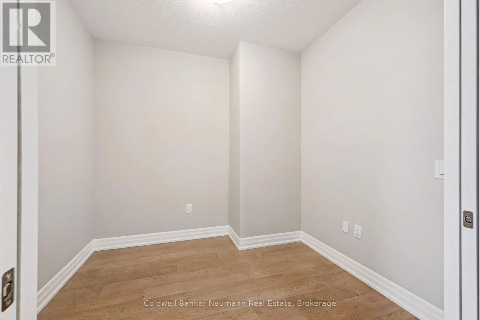908 - 1880 GORDON STREET #908