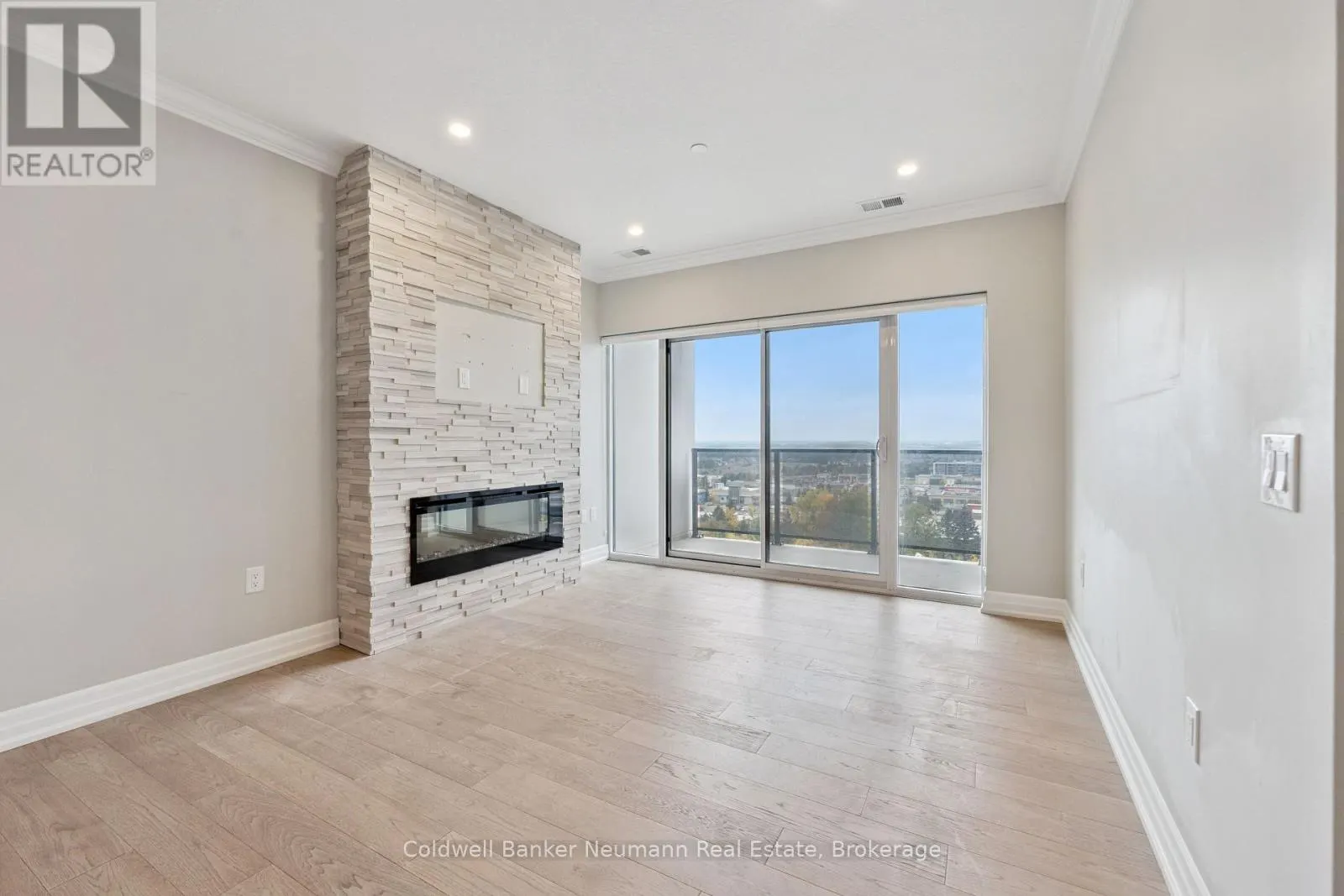 908 - 1880 GORDON STREET #908