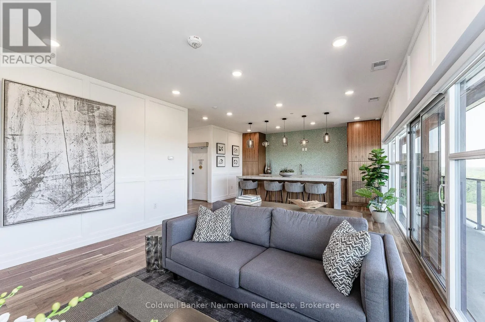 908 - 1880 GORDON STREET #908