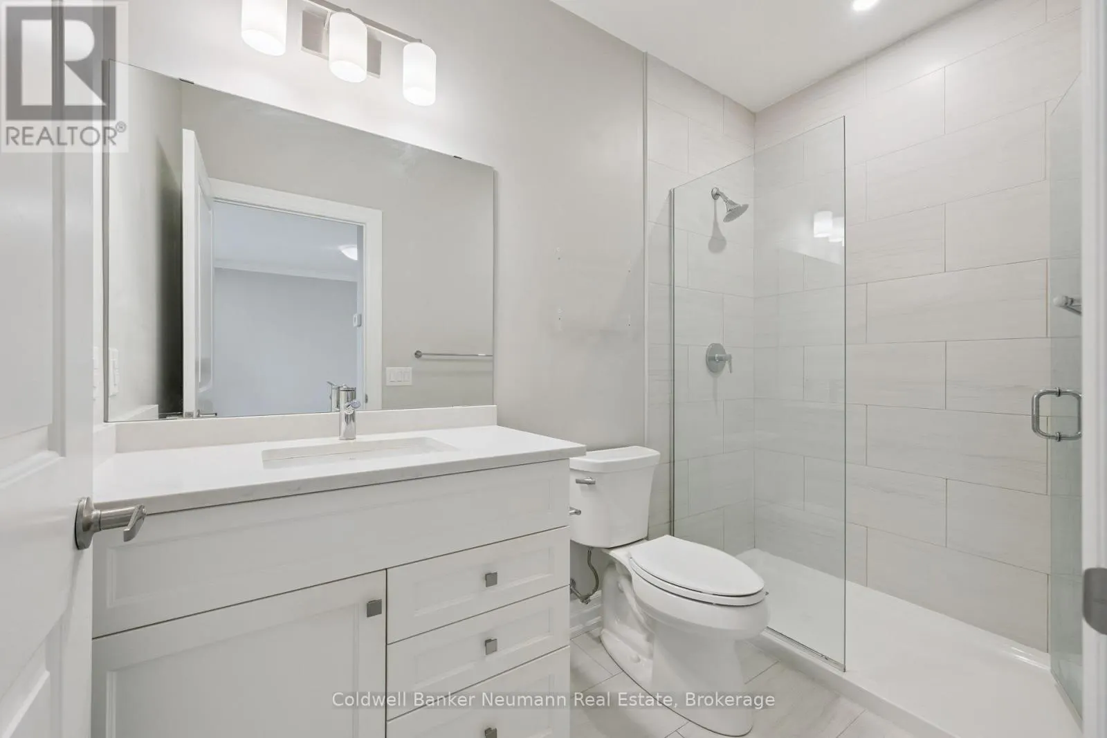 908 - 1880 GORDON STREET #908